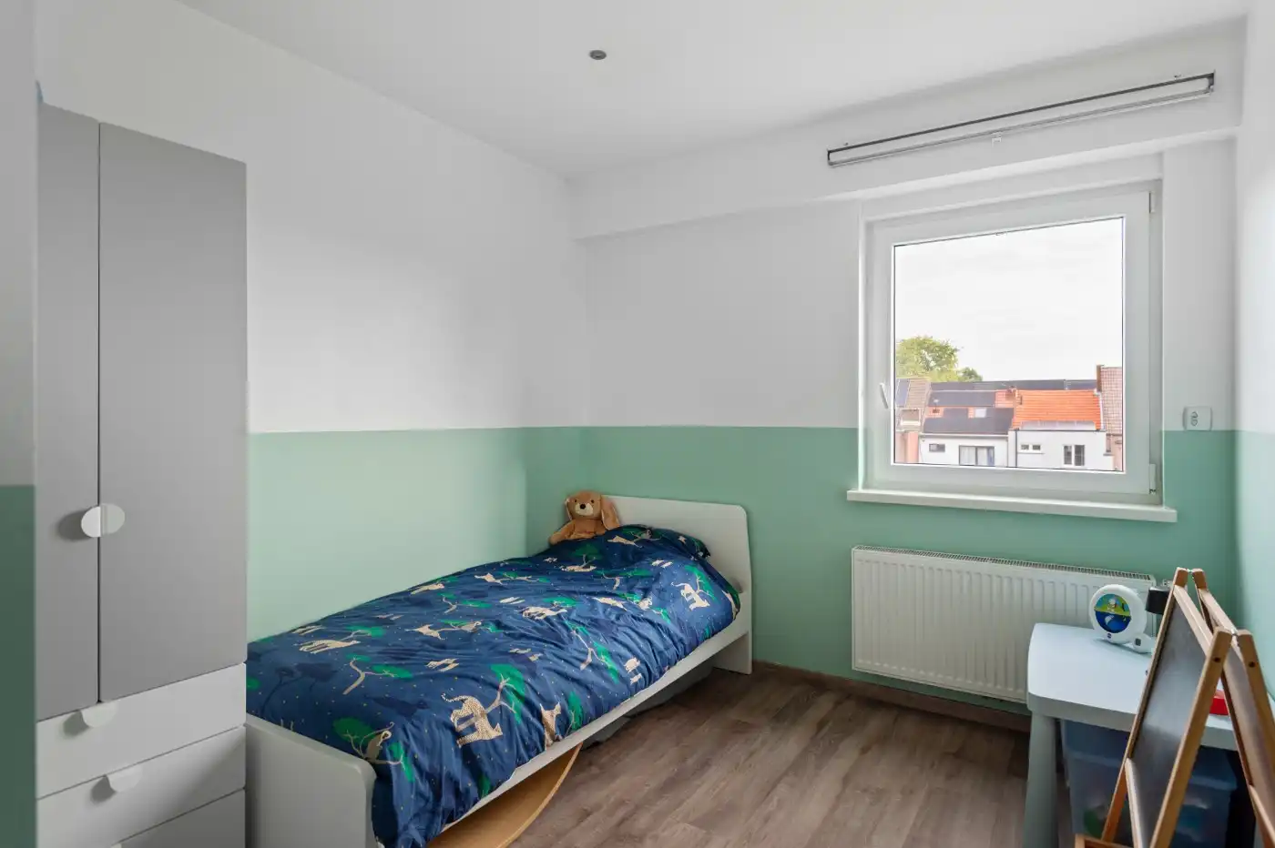 Prachtig gerenoveerde bel-etagewoning met 3 slpk., garage én gezellige tuin foto 11