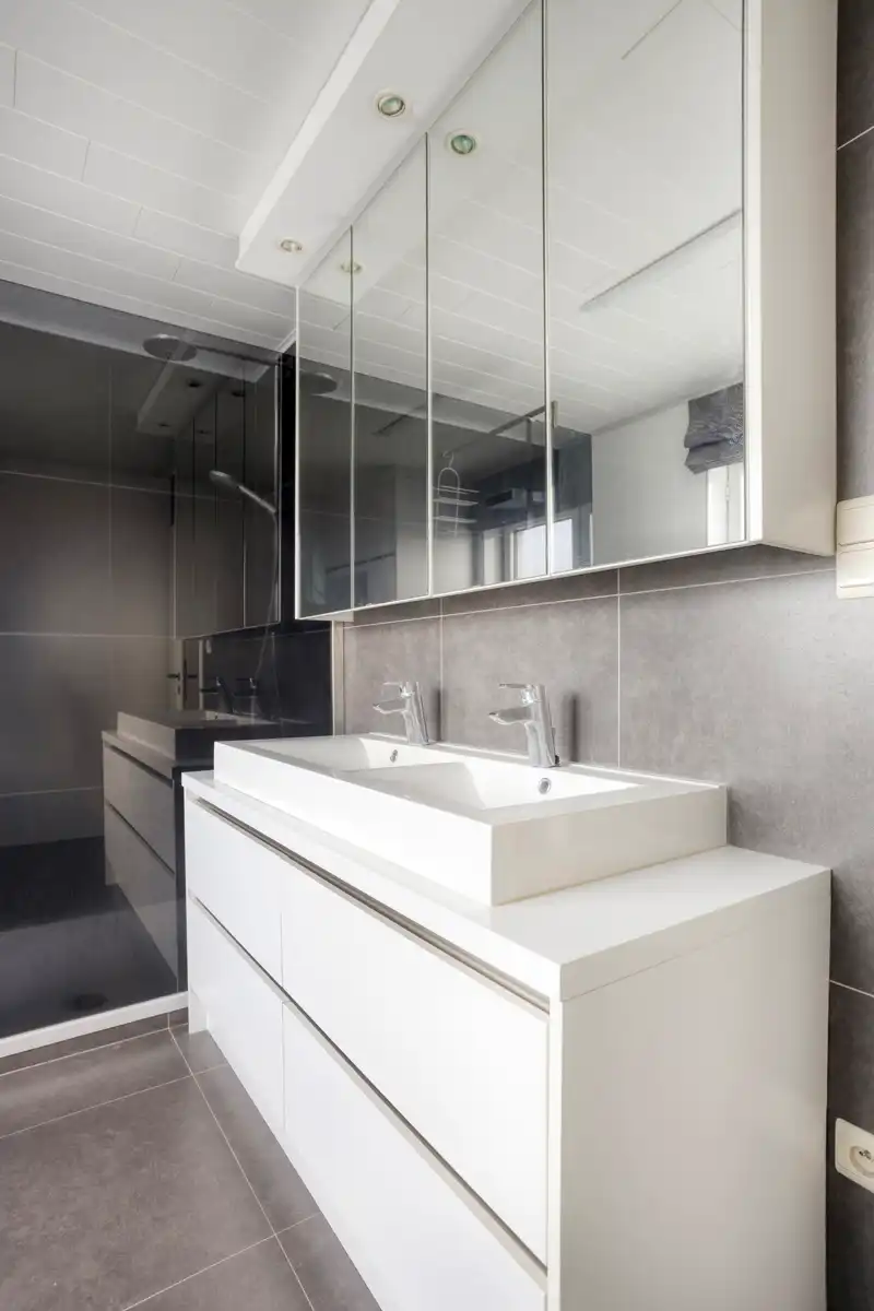 Ruim en fris appartement met 2 slaapkamers te Landen foto 9