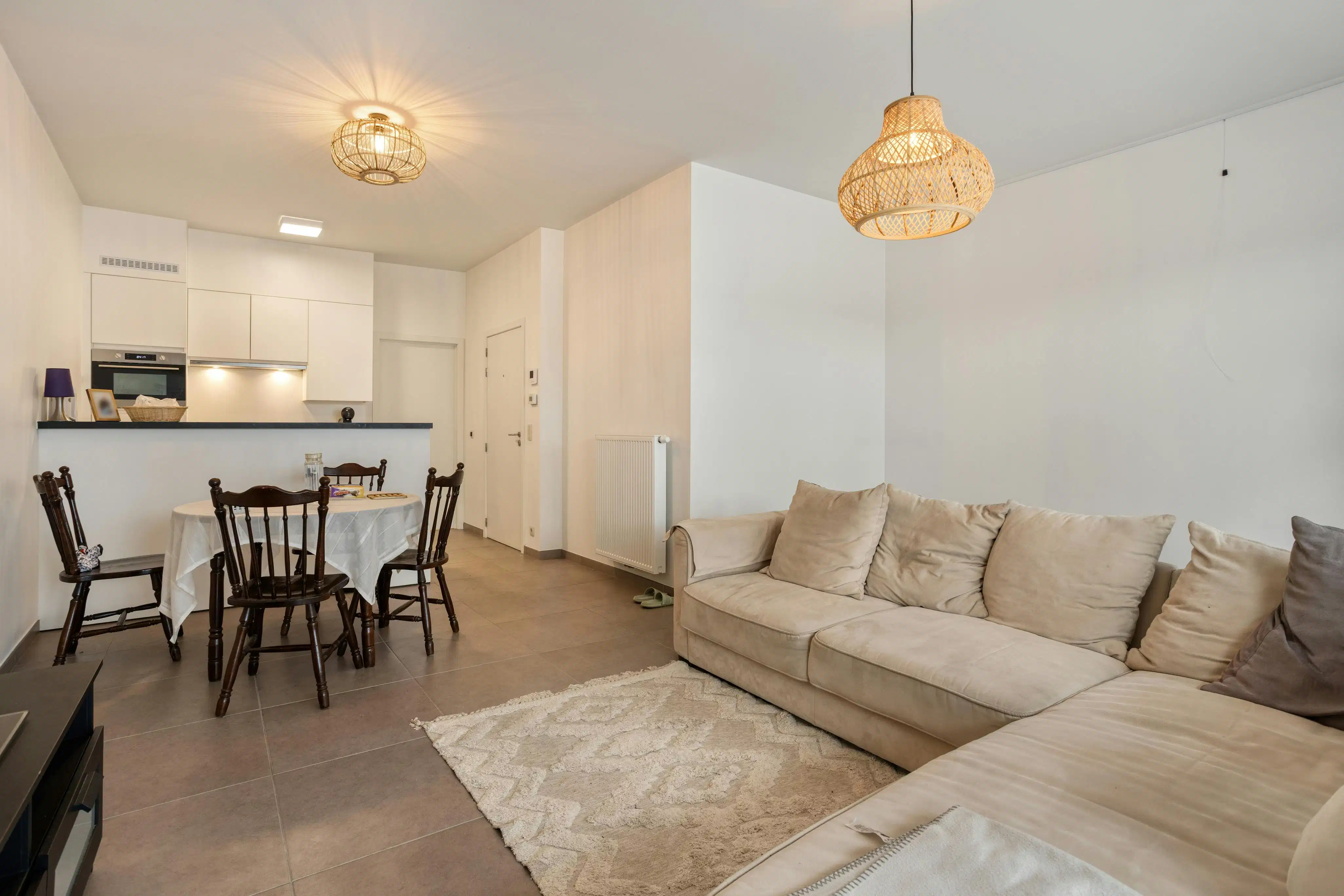 Instapklaar 2 slpk appartement met zonnige tuin en terras foto 2