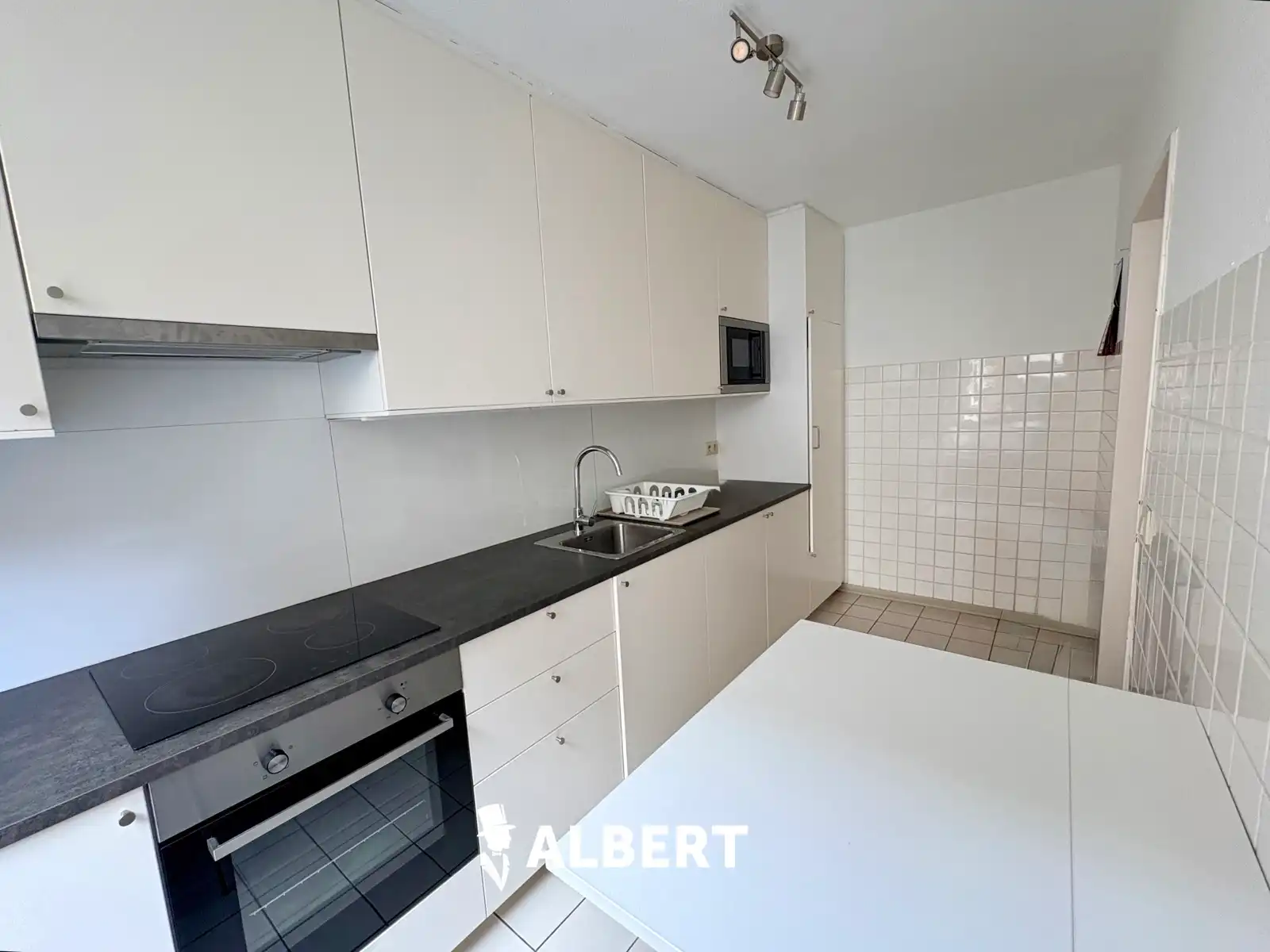 Lichtrijk, gerenoveerd app.met 2 slpk. in centrum  Leuven! foto 6