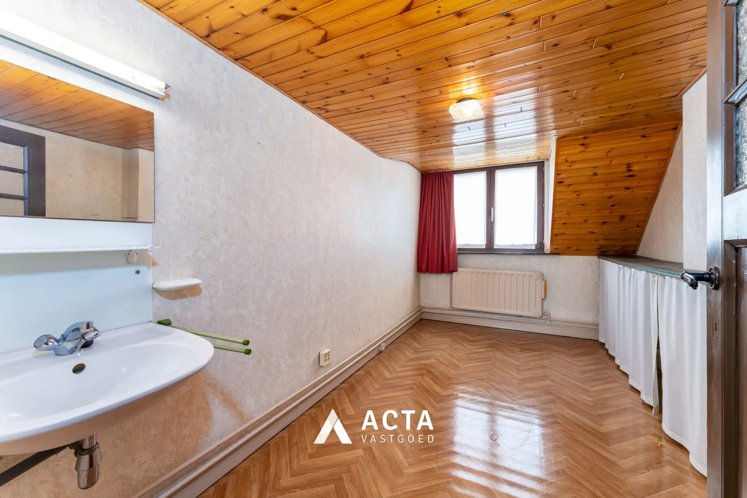 Ruime woning met 5 slaapkamers, garage en zonnige tuin  foto 23