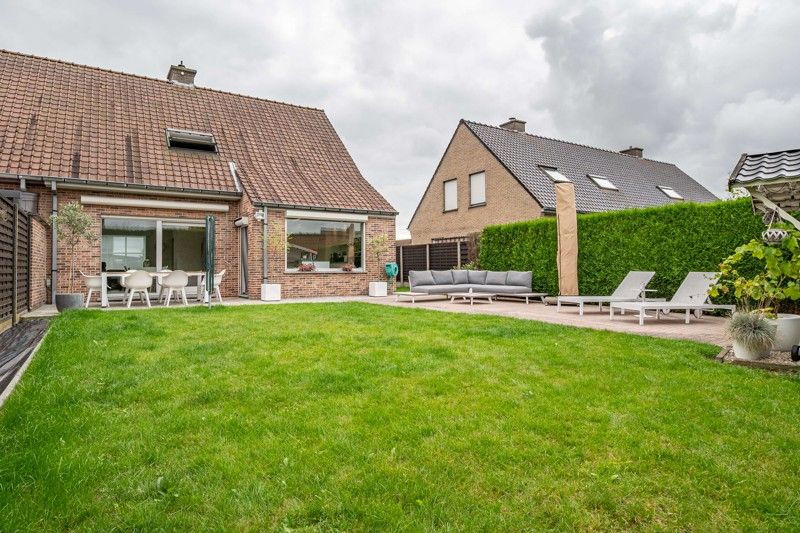 Tot in de puntjes gerenoveerde woning (2019) met 3 slaapkamers, tuin en garage vlakbij het centrum van Ingelmunster te koop! foto 20