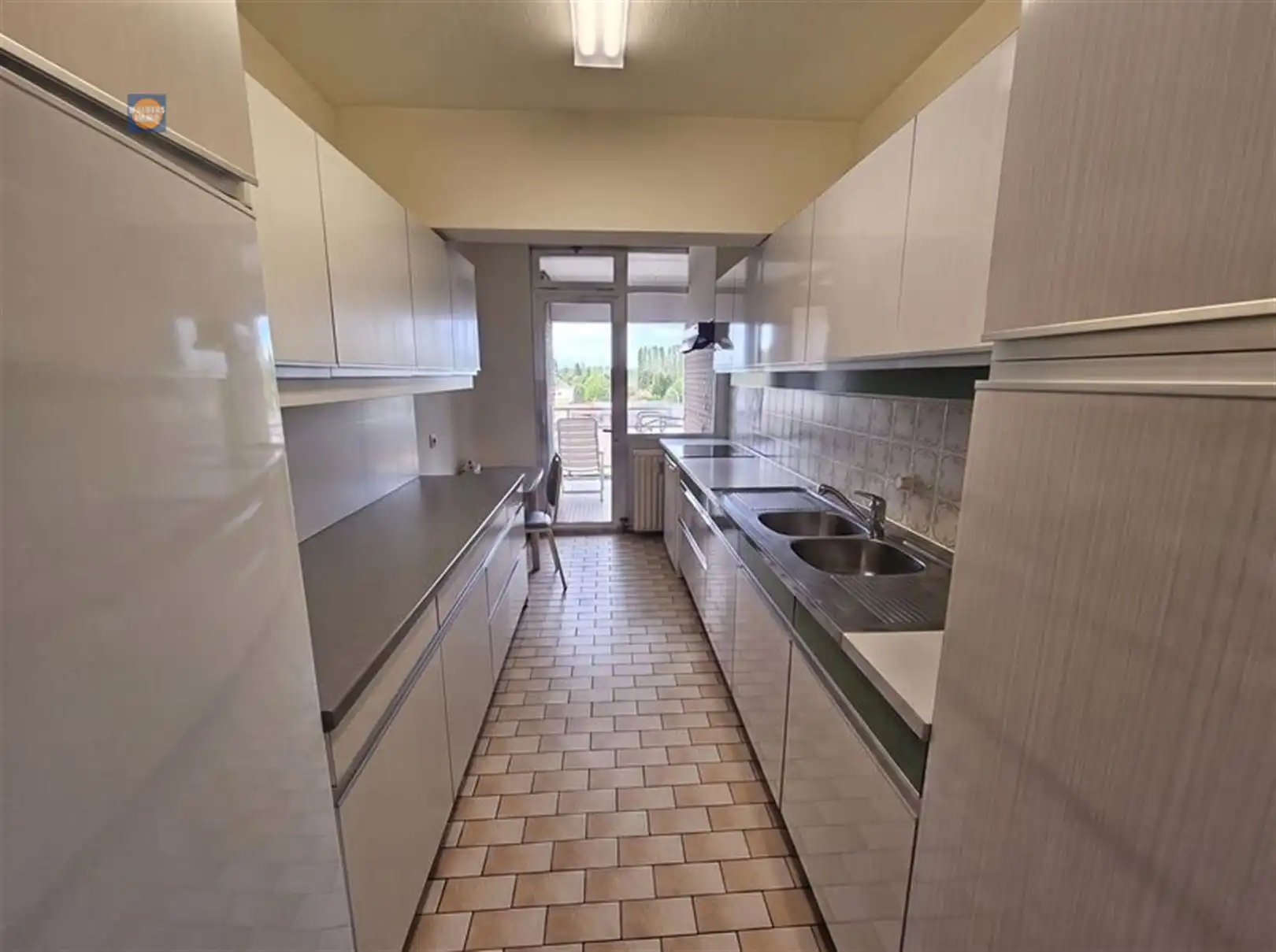 Ruim 2-slaapkamerappartement met terras en garage in Willebroek foto 4