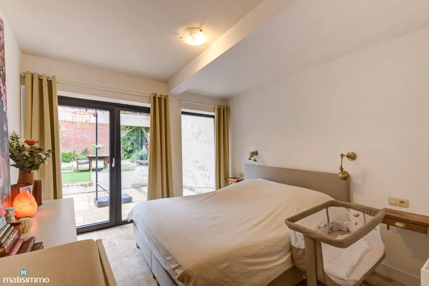UNIEK 2-SLAAPKAMERAPPARTEMENT MET 2 ENSUITE BADKAMERS, KELDERBERGING EN RUIME BINNENKOER IN DE STADSKERN VAN TONGEREN foto 17