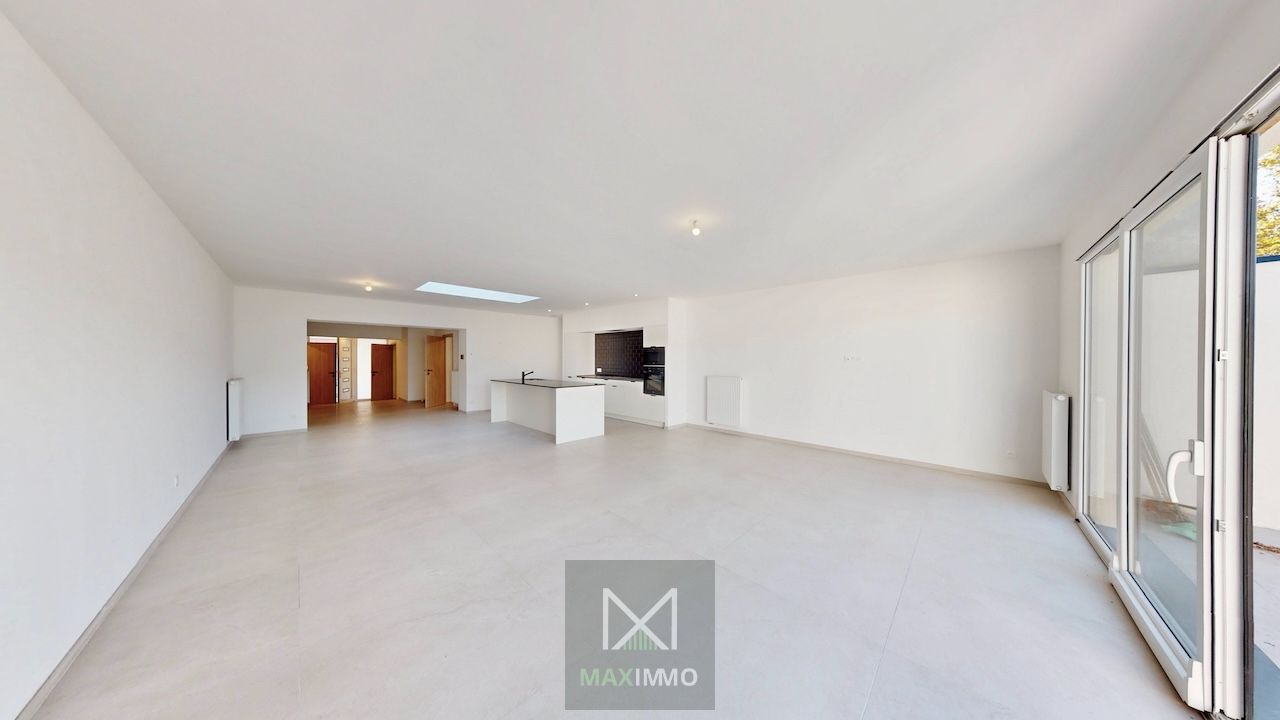 Volledig vernieuwde woning in centrum Lauwe – luxe, licht en leefruimte in één pakket foto 4