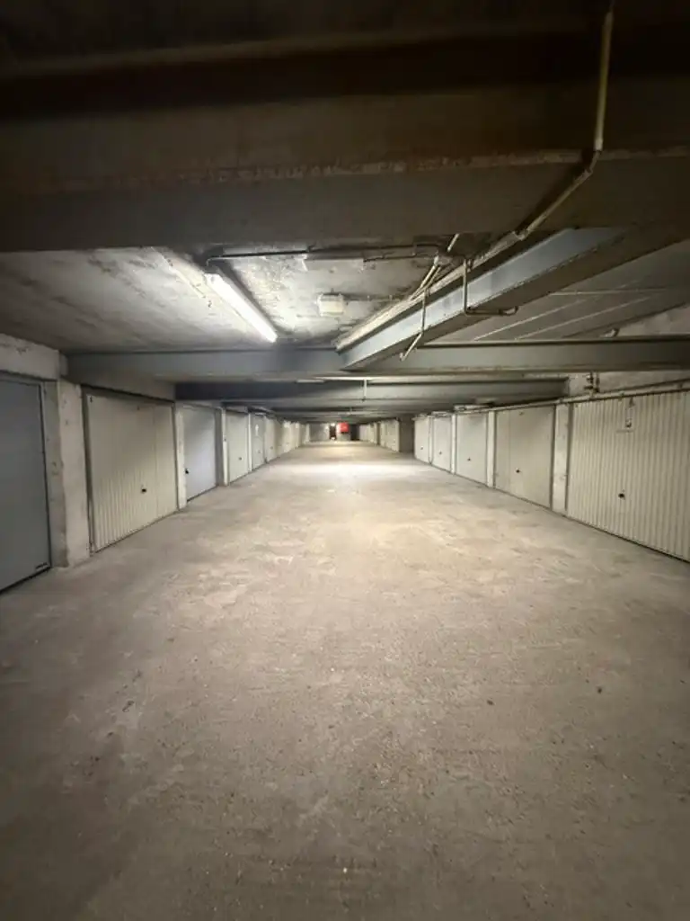 TE KOOP GARAGE TE WESTENDE! foto 7