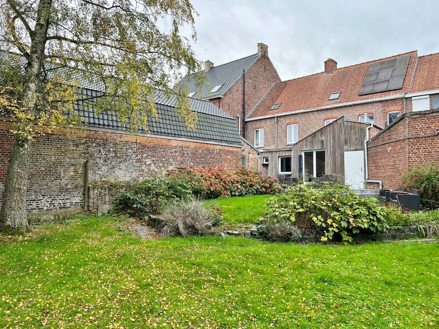 Instapklare woning met prachtige tuin op een perceel van 1.680m² op 500meter van de markt.  foto 23