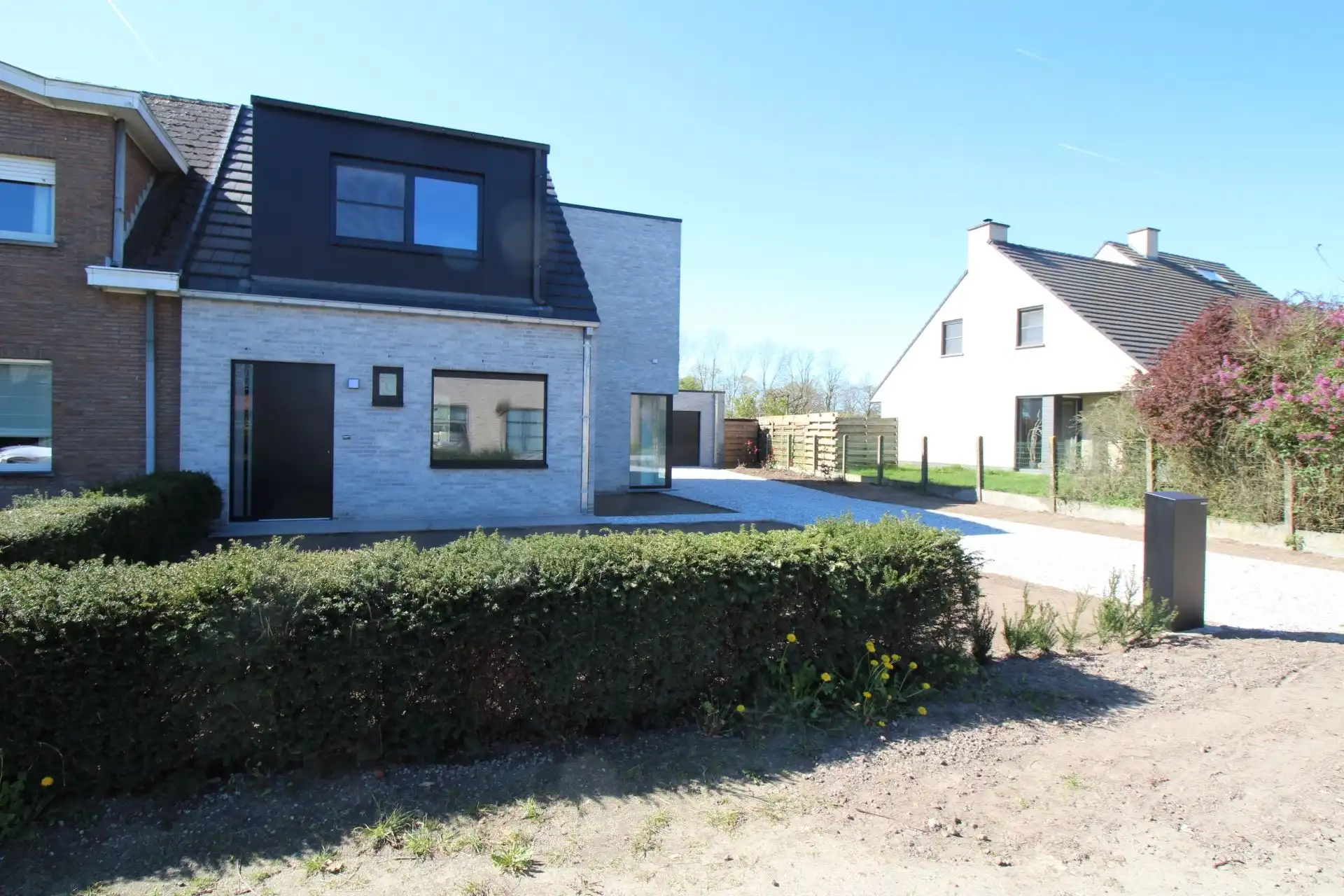 Woning, 3 slpks, voorzien van de nieuwste technieken. foto 2