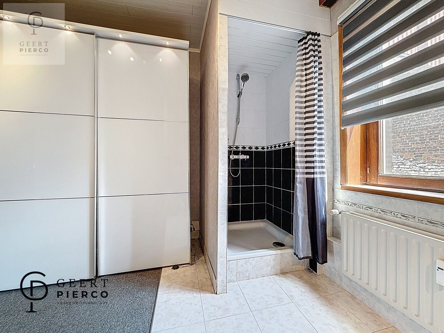 Gezellige studio op toplocatie, vlak bij het station foto 8