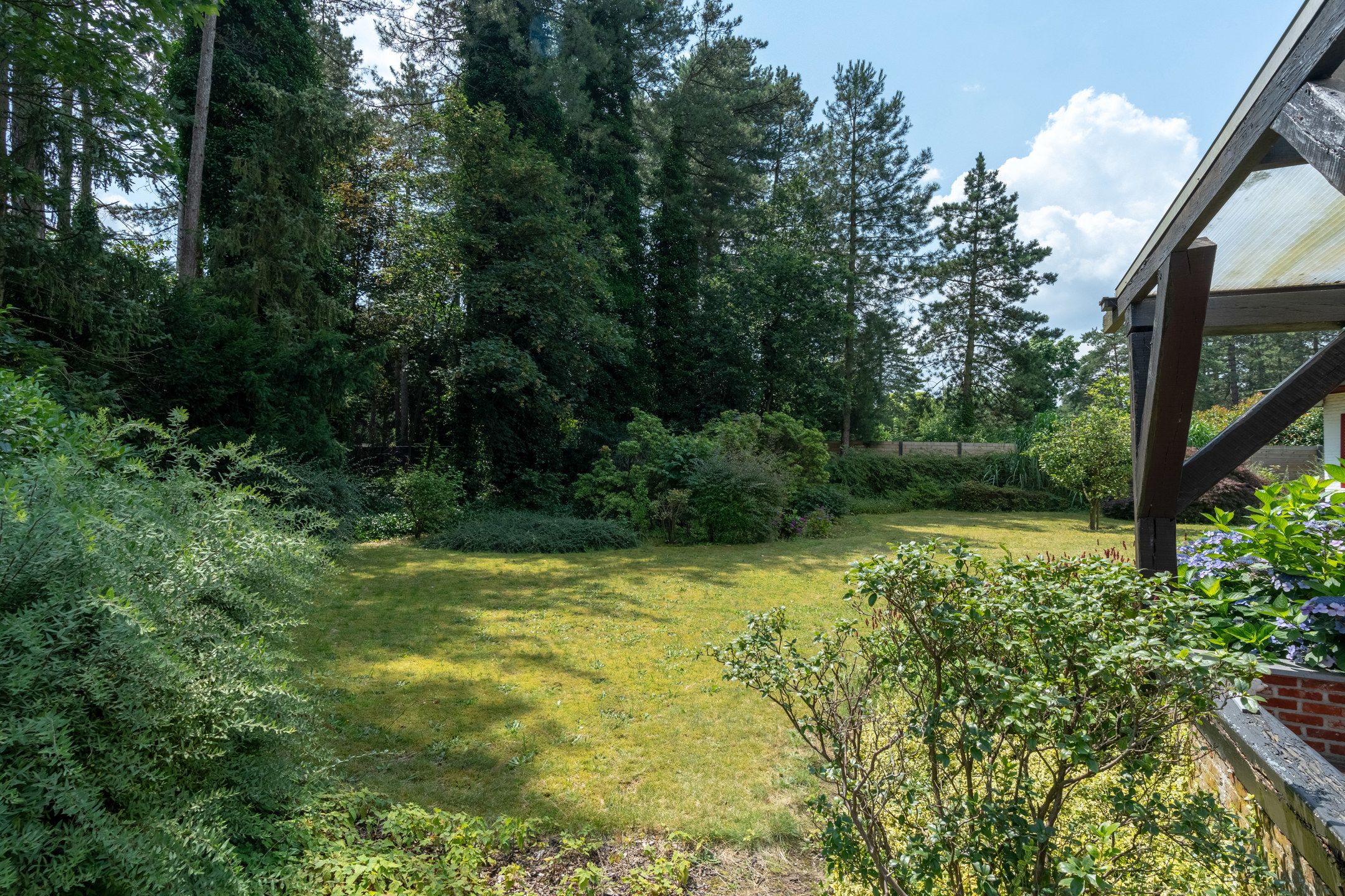 Charmante gelijkvloersvilla met 4 slpk en 2 bdk op 2.092 m² foto 42