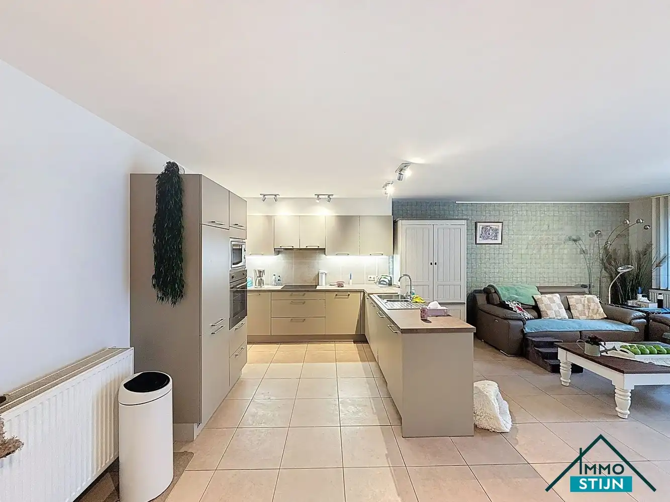 Ruim gelijkvloers appartement foto 4