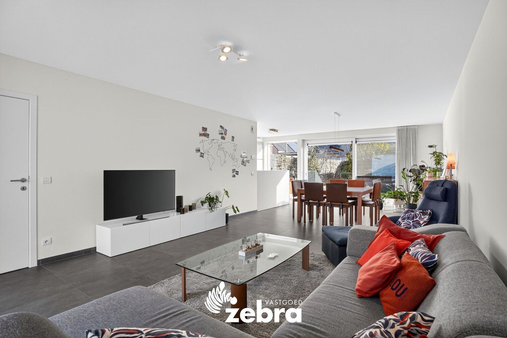 Instapklare woning met 4 SLK, 2 BADK en GARAGE! foto 7