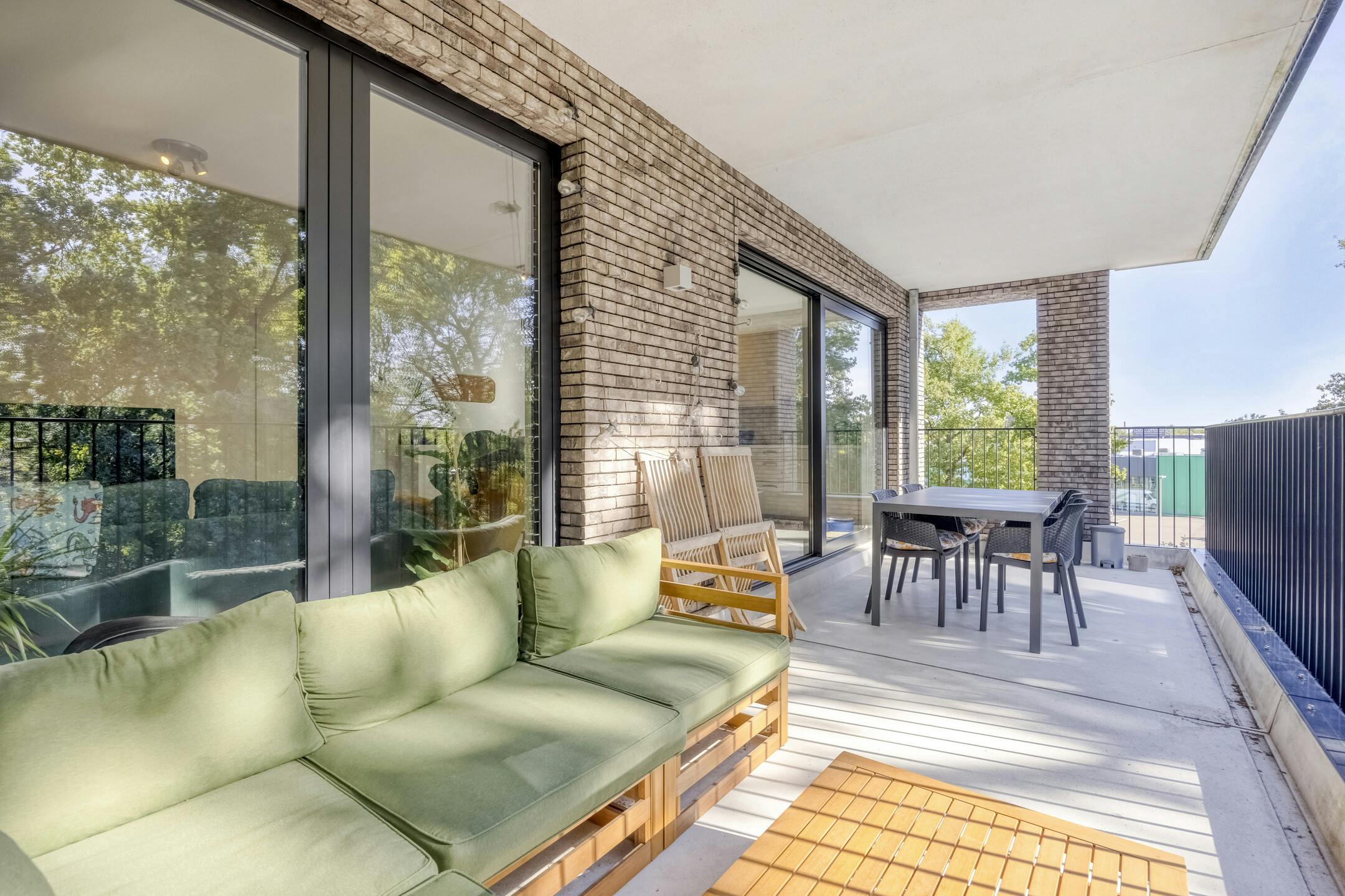 Modern 2-slpk appartement met terras en parking in Hasselt foto 7