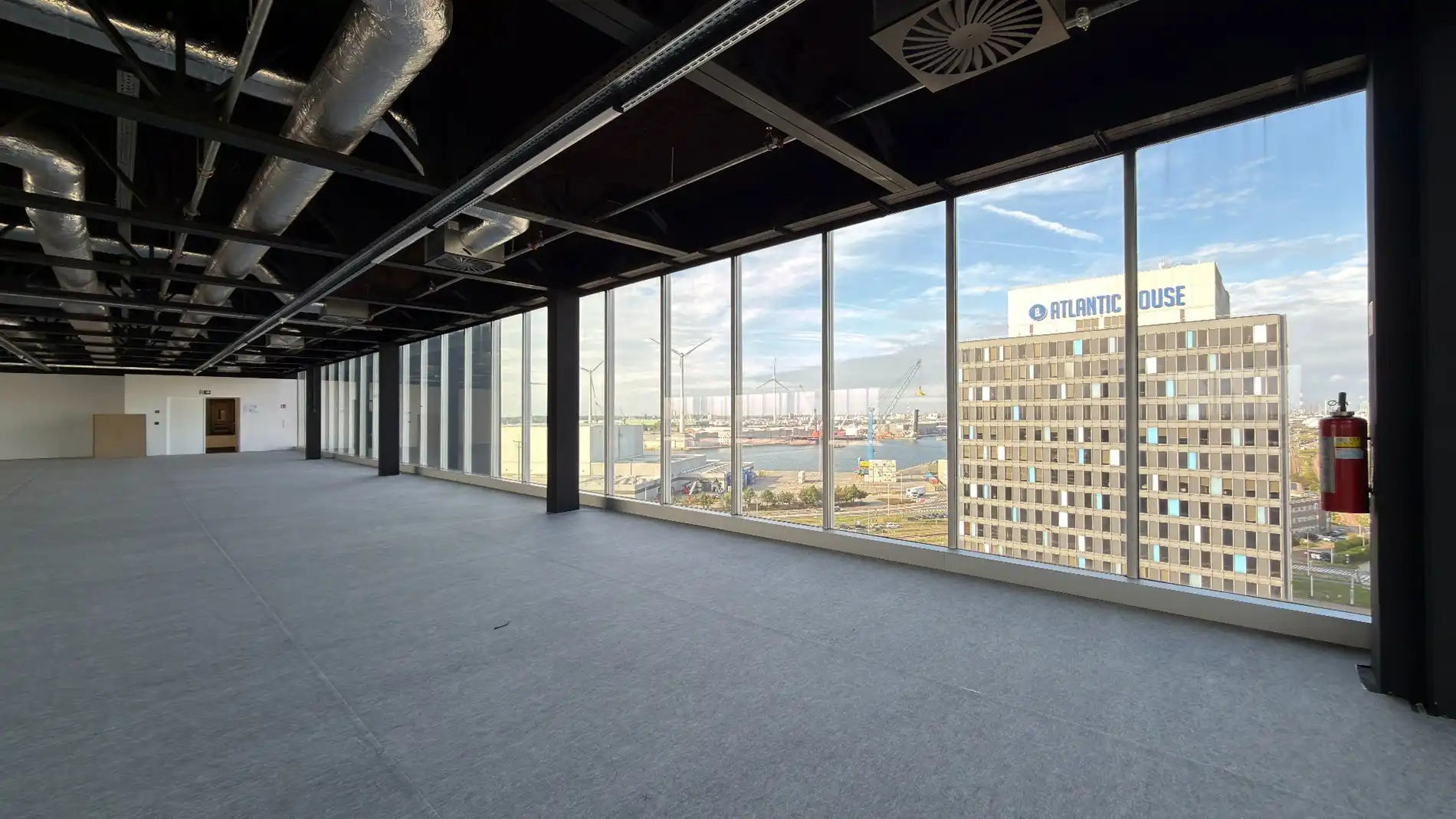 Kantoren te huur met prachtig uitzicht over de haven van Antwerpen foto 6