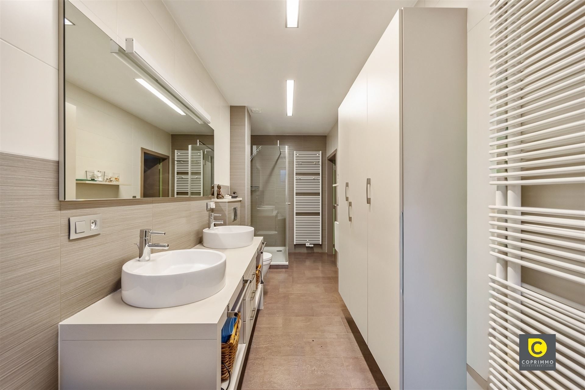 Gezellige woning met garage en tuin! foto 12