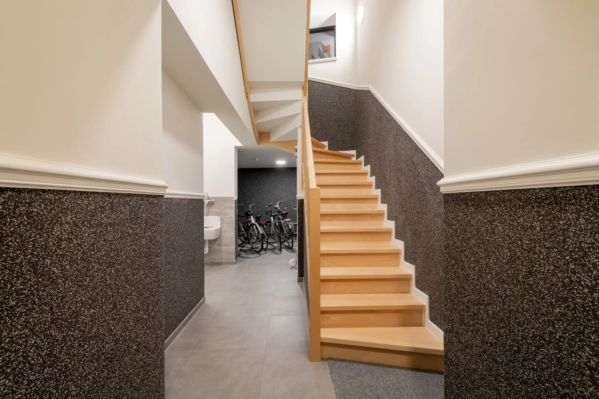 Bemeubelde studentenkamer in hartje Leuven  foto 12