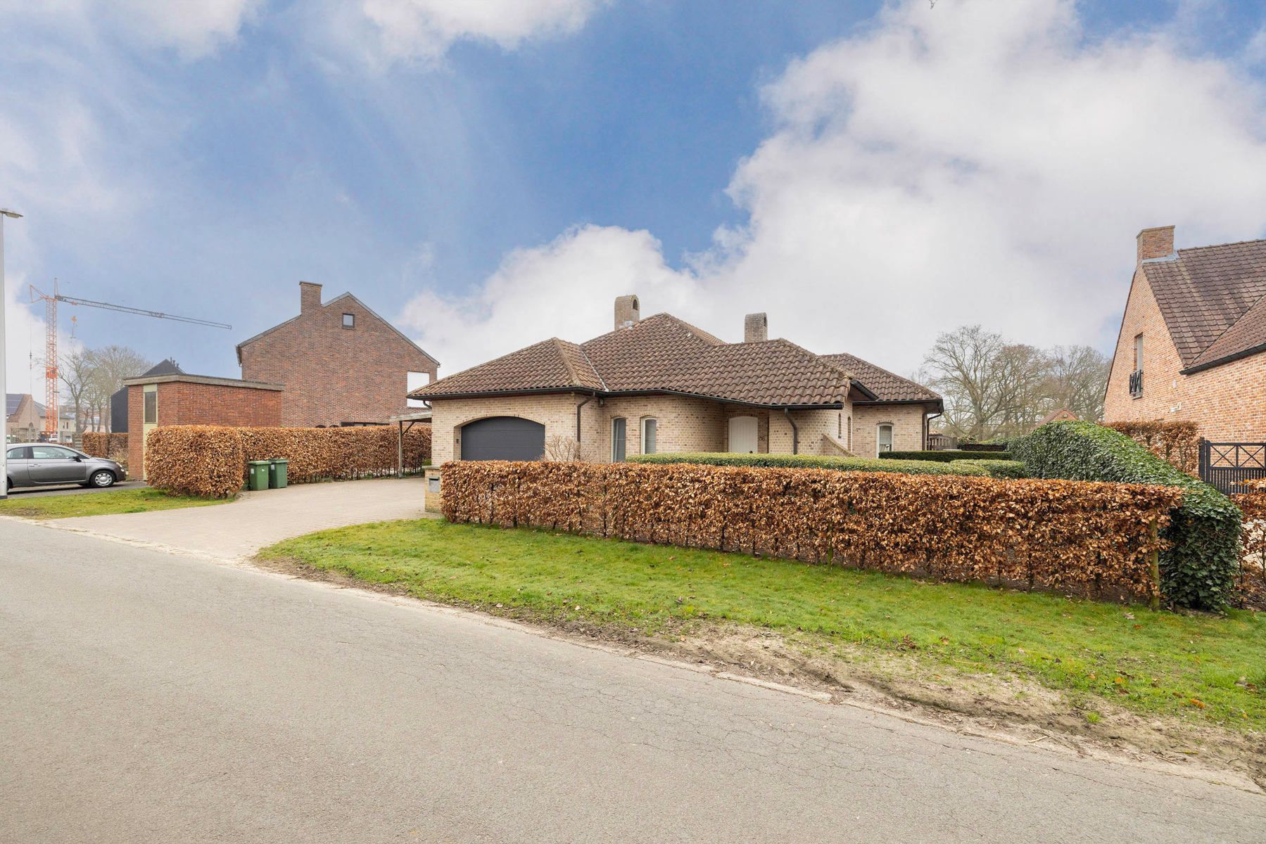 Ruime villa met 3/4 slaapkamers en verwarmd zwembad foto 2