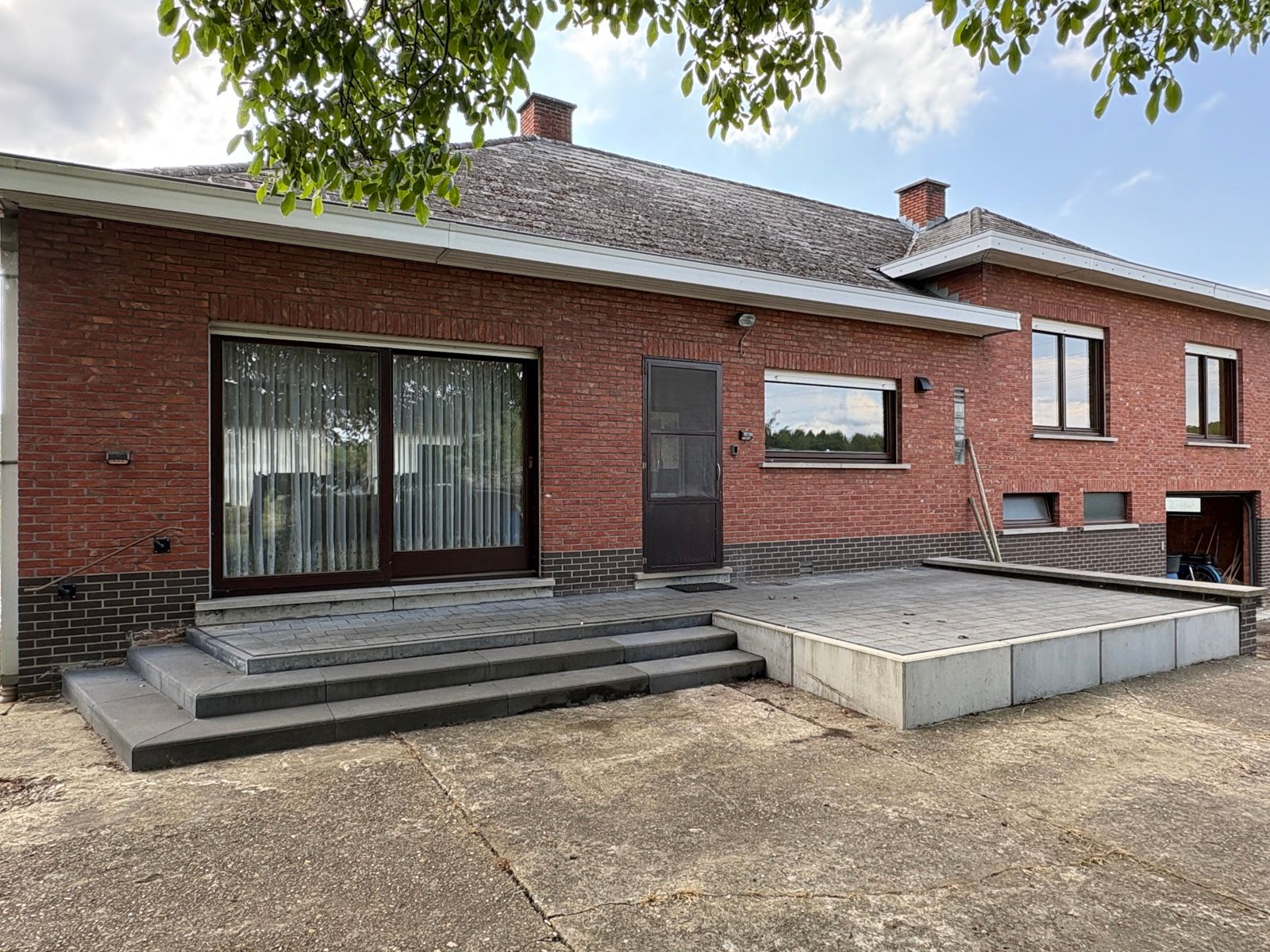Te renoveren gelijkvloerse woning in groene omgeving foto 3