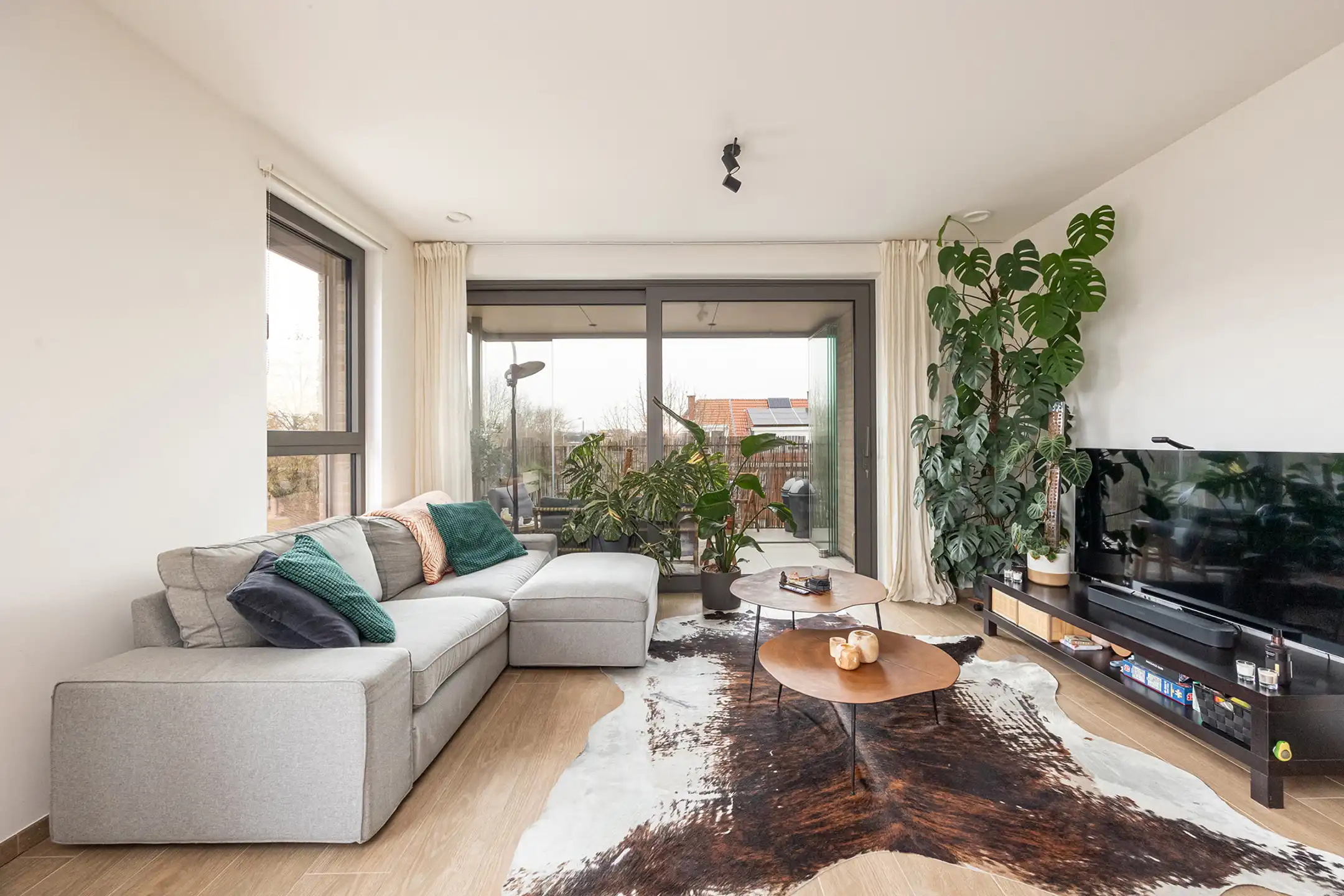 Recent 2-slaapkamerappartement met terras en autostaanplaats foto 7