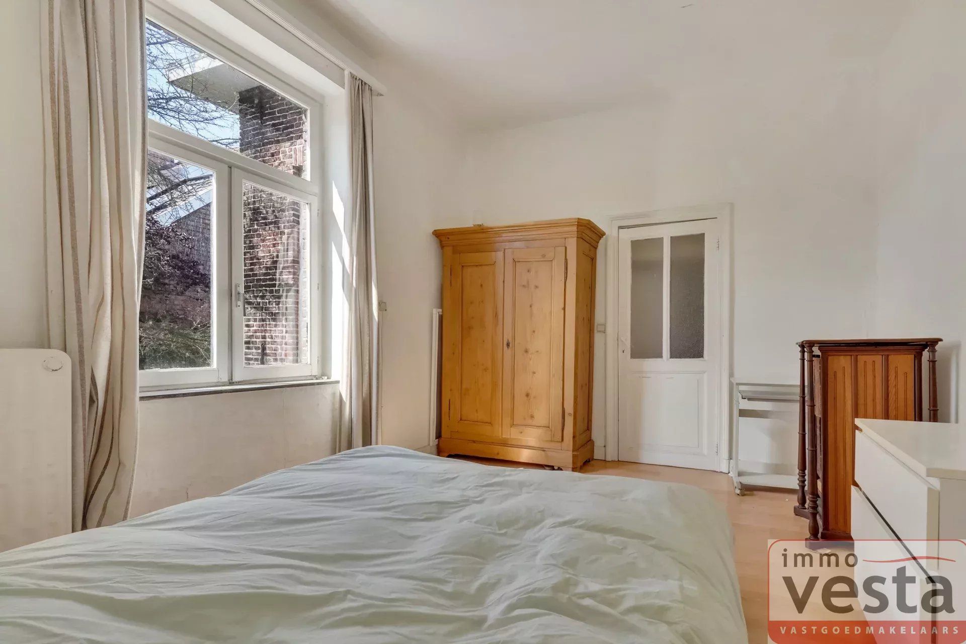 Statige herenwoning aan de stadsrand foto 14