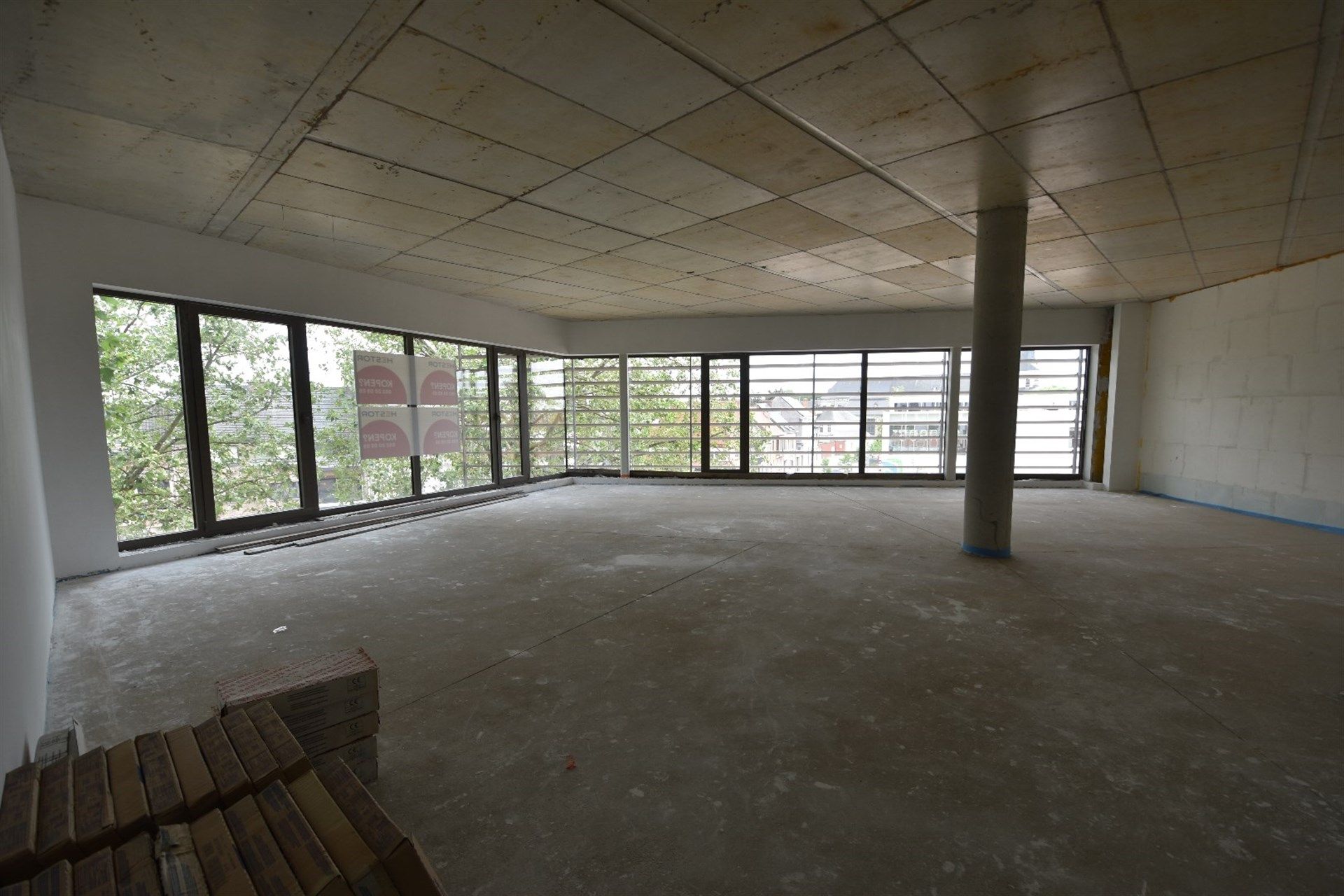 Top gelegen casco kantoorruimte te koop! foto 3