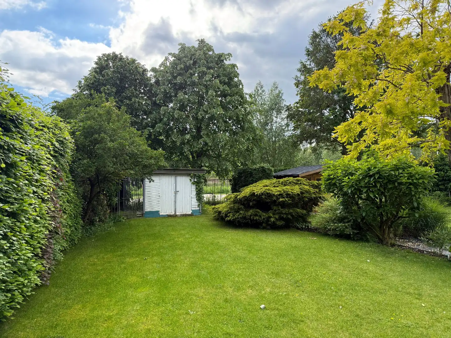 Riante gezinswoning met tuin en garage foto 18