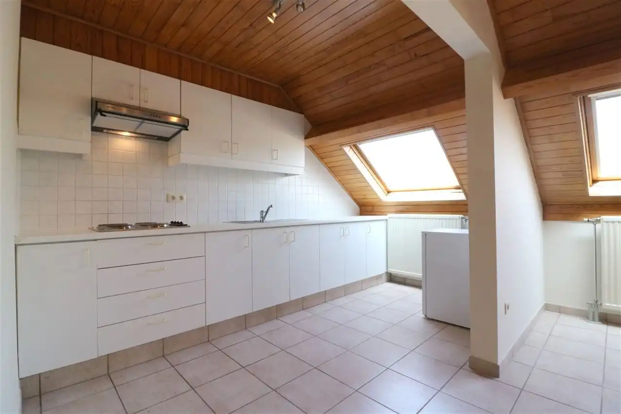 Gezellig dakappartement, grote leefruimte, 1 slpk. en garage  foto 5