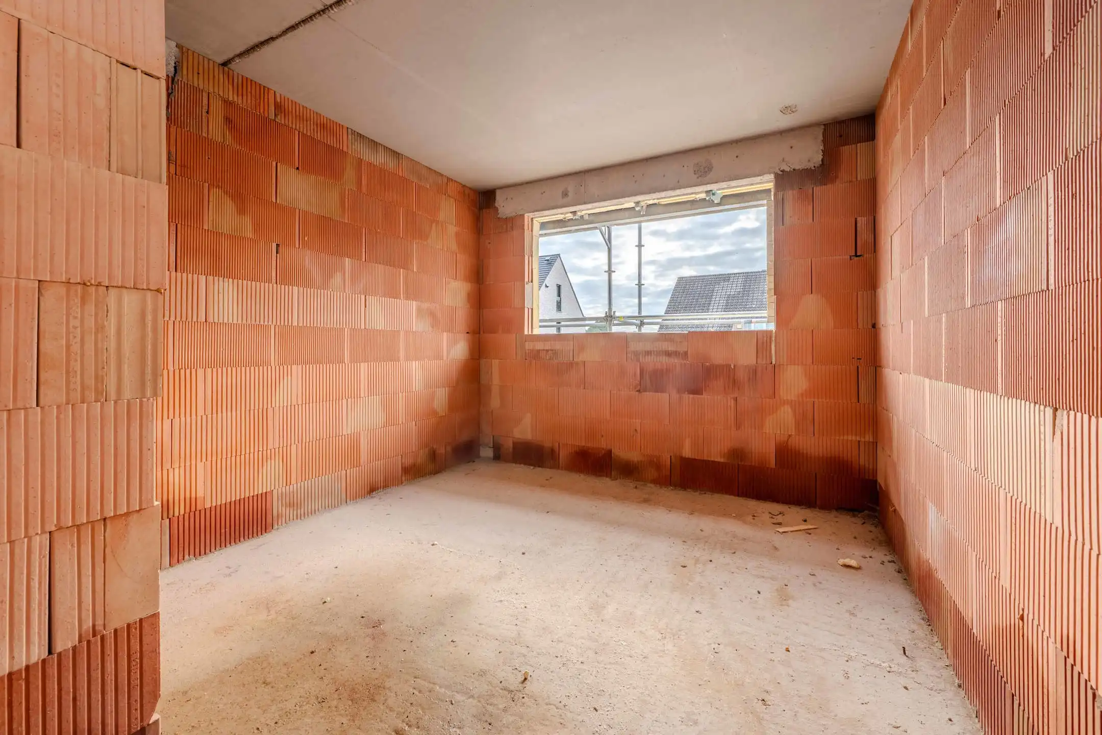 HALFOPEN NIEUWBOUWWONING MET 4 SLAAPKAMERS EN GARAGE foto 10