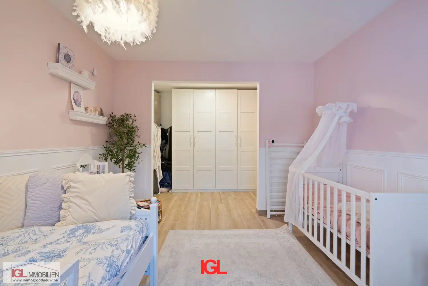 Opbrengsteigendom met twee appartementen foto 30