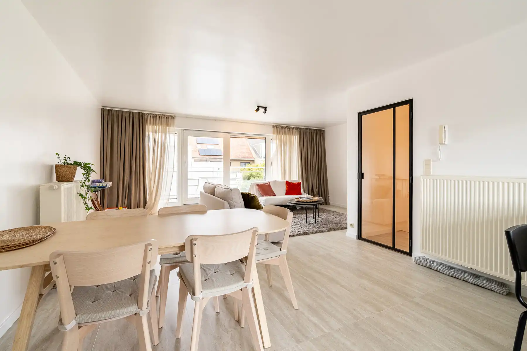 Rustig gelegen, gemeubelde bel-etage woning met garage  foto 16