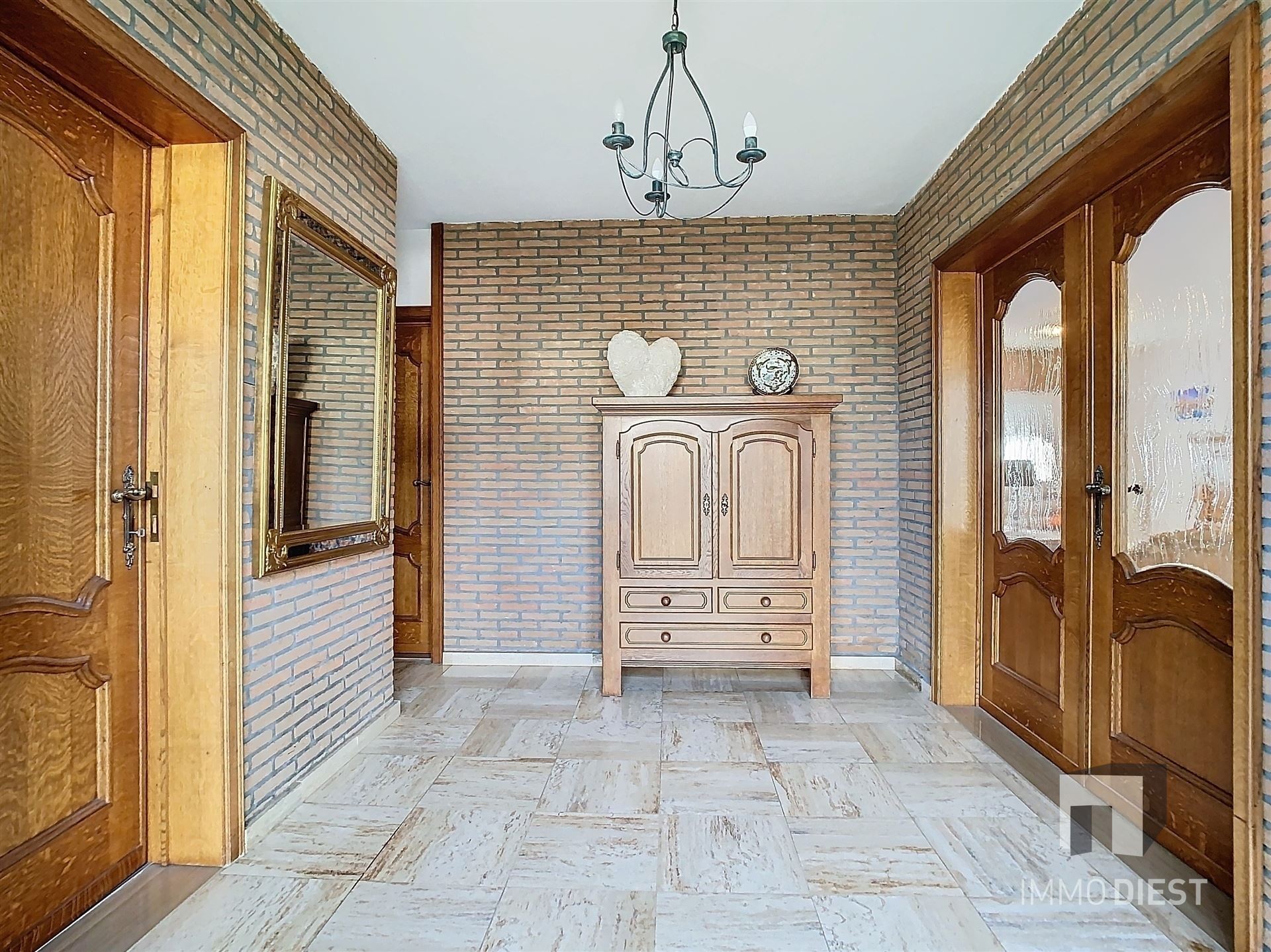 Op te frissen, gelijkvloerse woning op een knap perceel van 14a 85ca met gunstige ligging te Vorst. foto 4