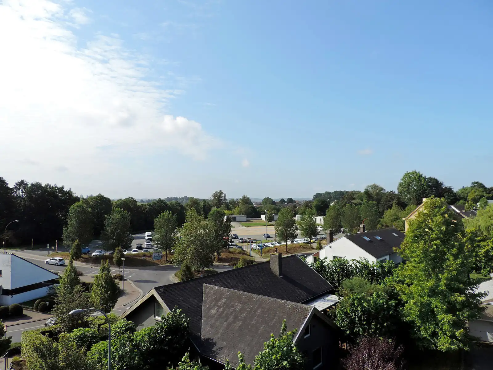 Een verzorgd appartement met zonneterras, garagebox & kelder foto 4