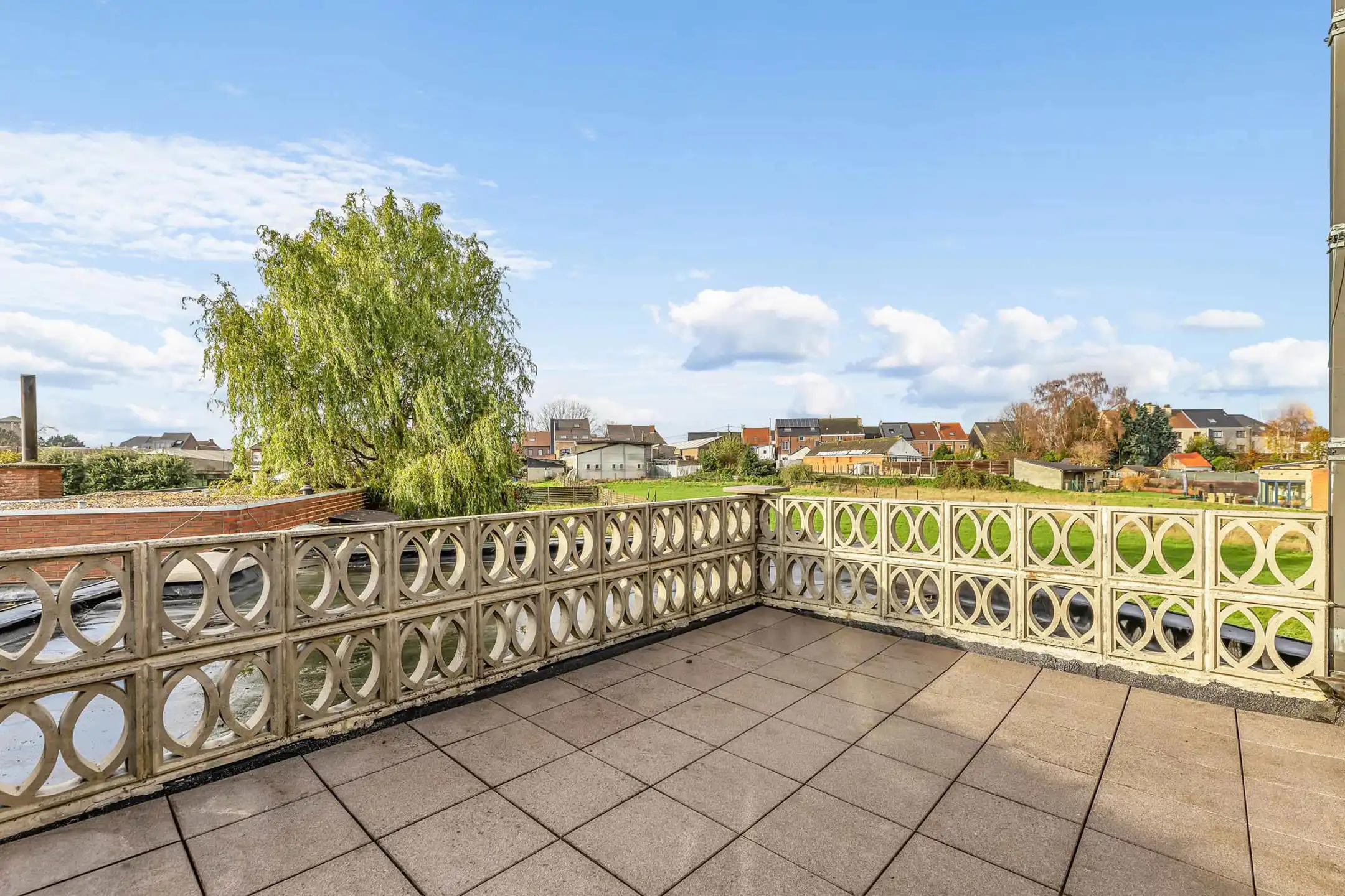 Handelswoning met ruime garage  foto 11