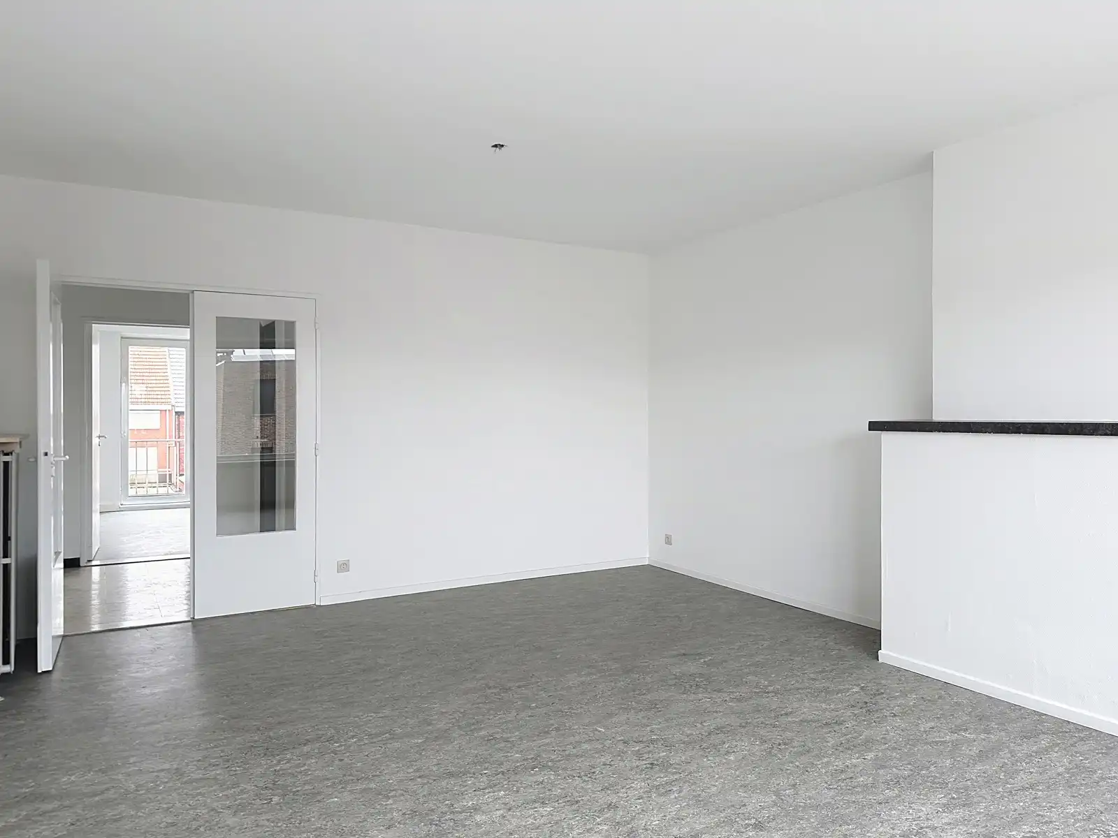 Rustig gelegen appartement in kleine residentie foto 4