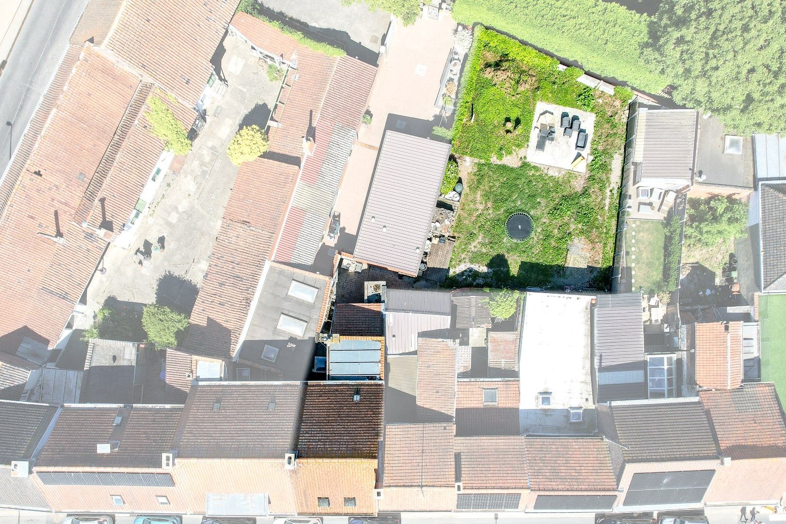 Hoofdfoto van de publicatie: Instapklare rijwoning met 3 slaapkamers en tal van mogelijkheden.