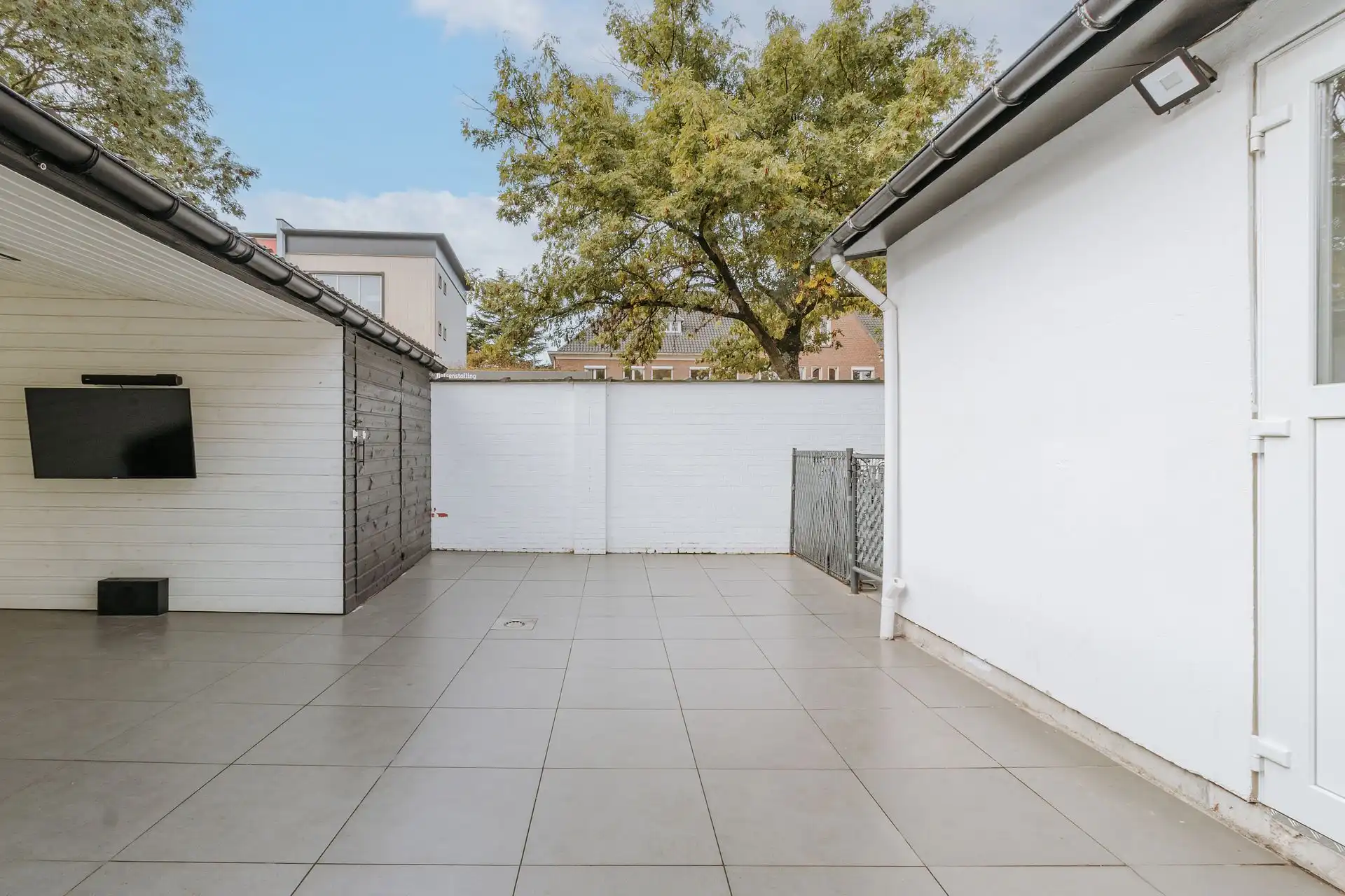 Ruime woning met 3 slpk, 2 parkeerplaatsen en buitenruimte foto 24