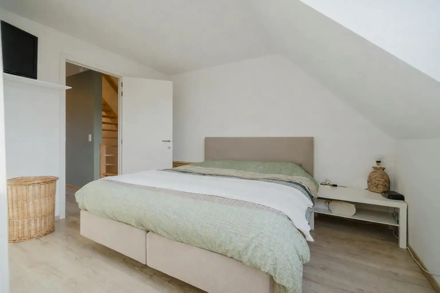 Instapklaar energiezuinig huis met 5 slaapkamers foto 8