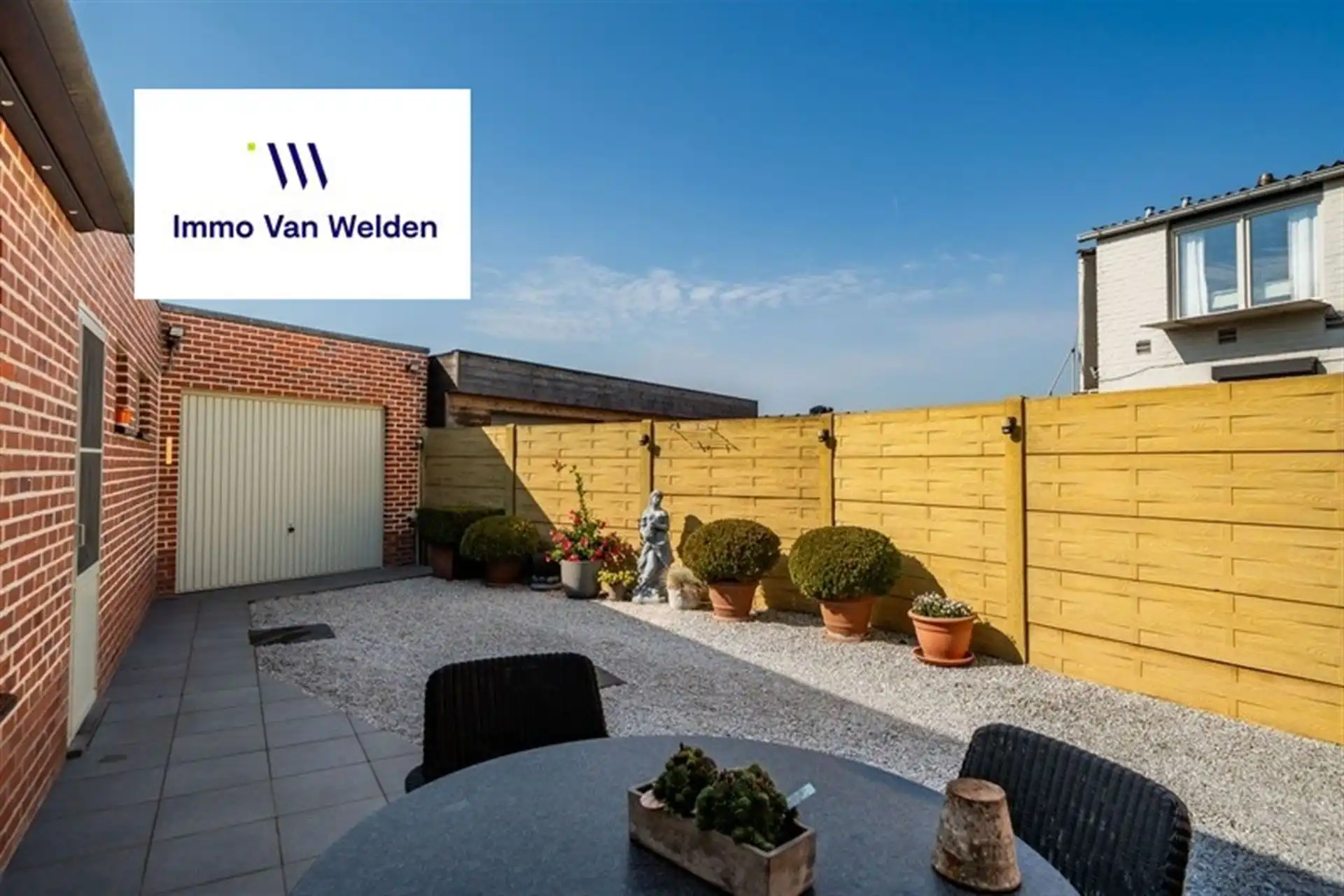 Te moderniseren halfopen woning met tuin en garage op 629 m² in Ouwegem. foto 17