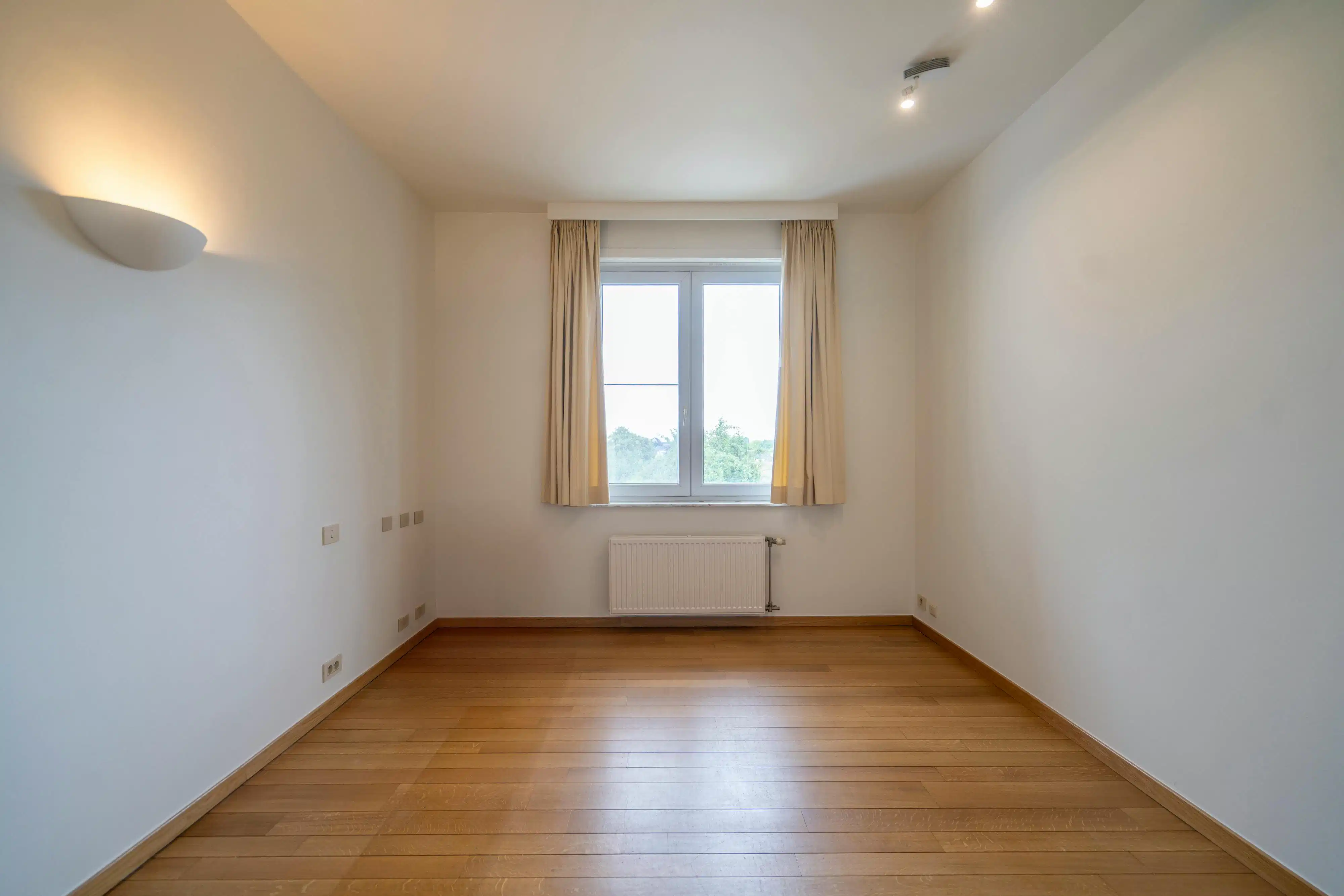 Ruim en lichtrijk appartement te koop nabij centrum Kortrijk foto 13