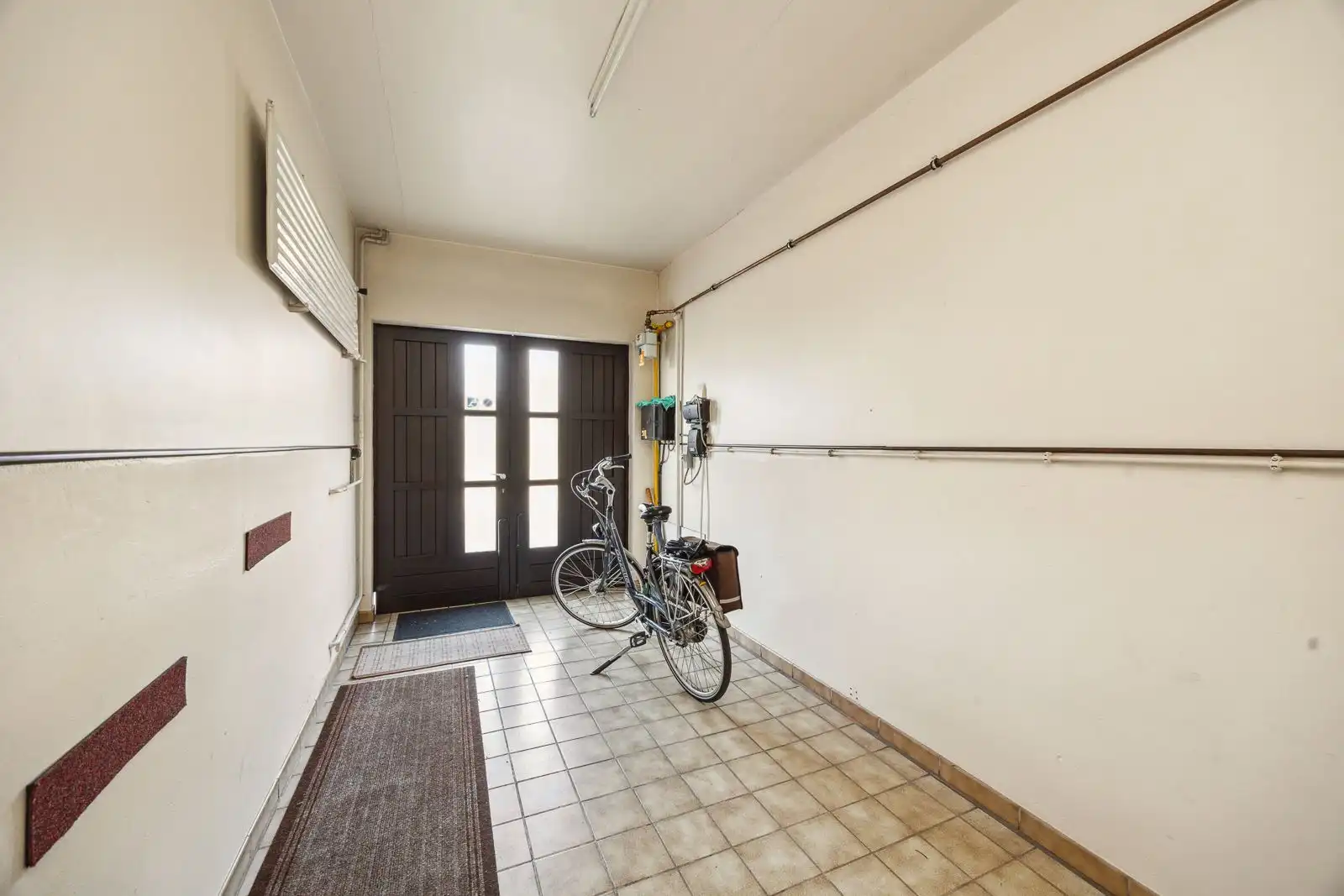 Ruime woning met renovatiepotentieel, garage en zuid tuin in Putte-Kapellen. foto 19