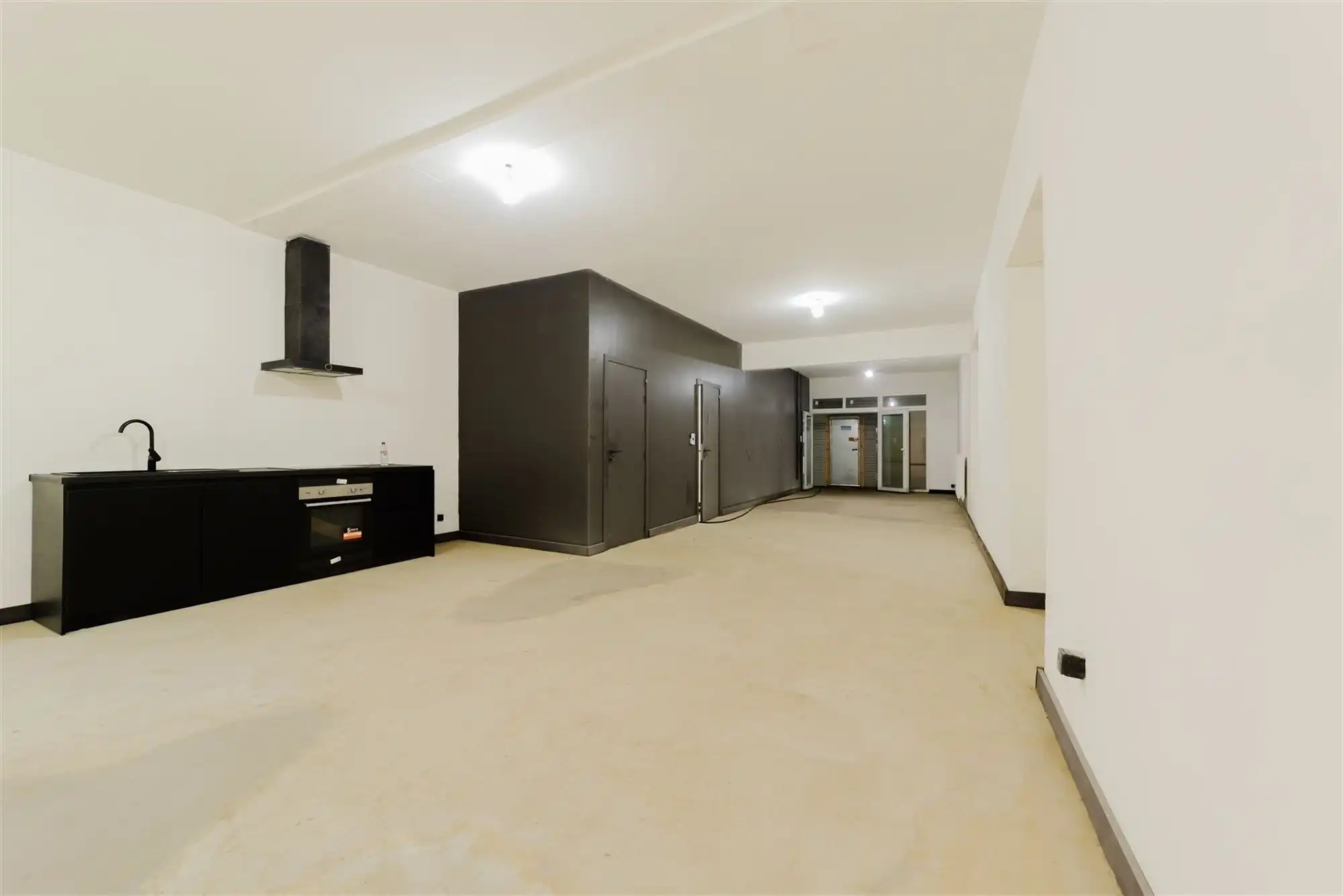 Gelijkvloers atelier - verhuurd aan 6.12% netto rendement foto 2