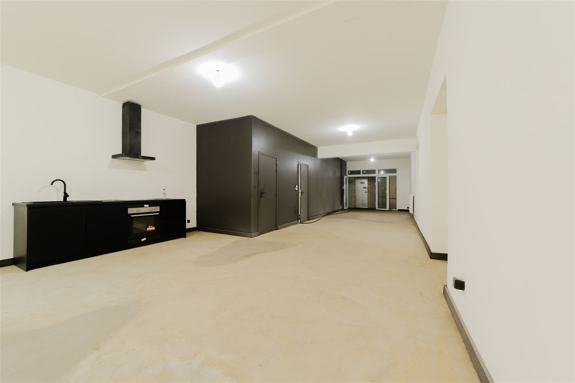 Gelijkvloers atelier - verhuurd aan 6.12% netto rendement foto 2