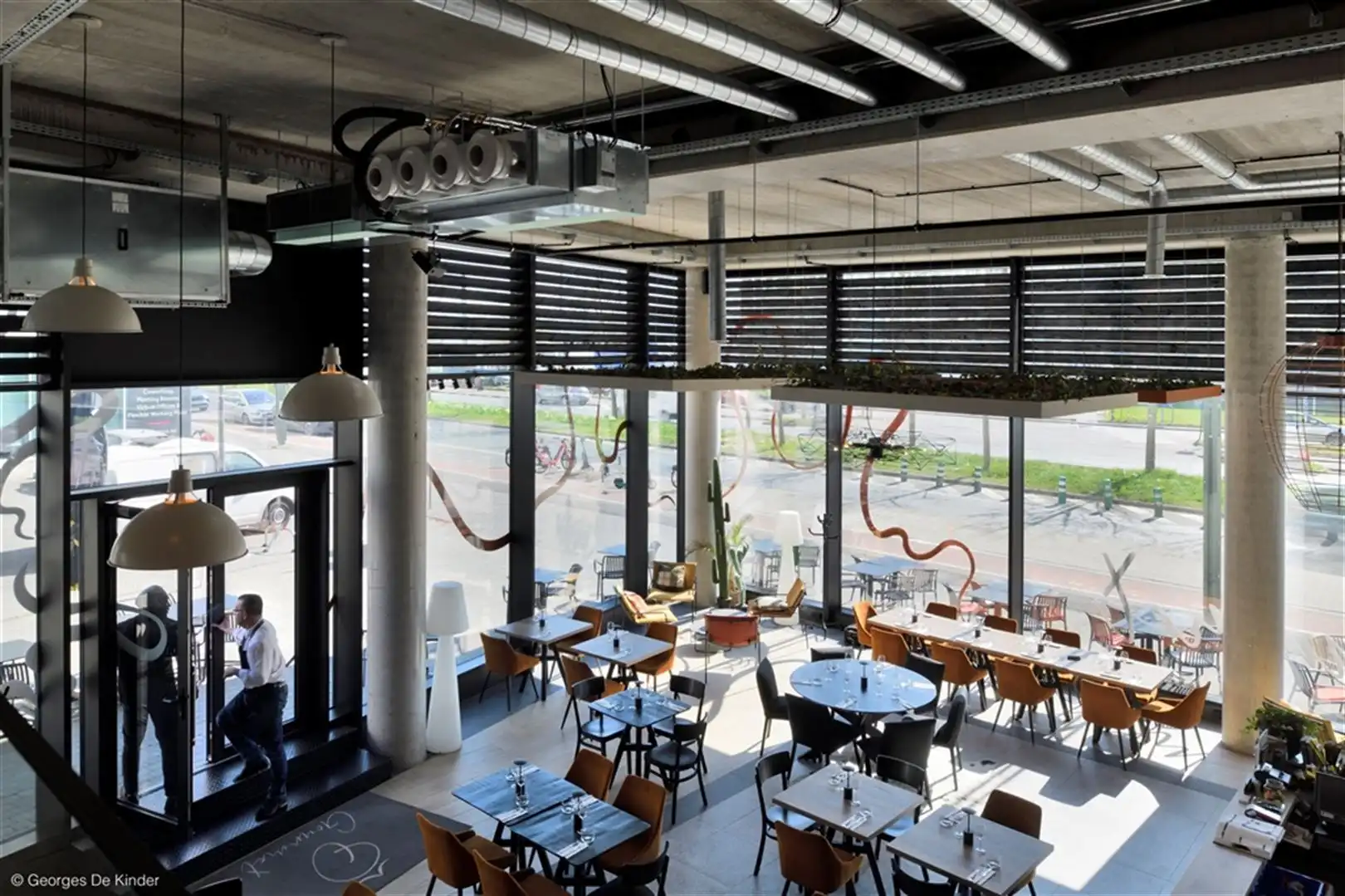 WHITE ANGLE: modulaire kantoren te huur vanaf 250m² foto 9