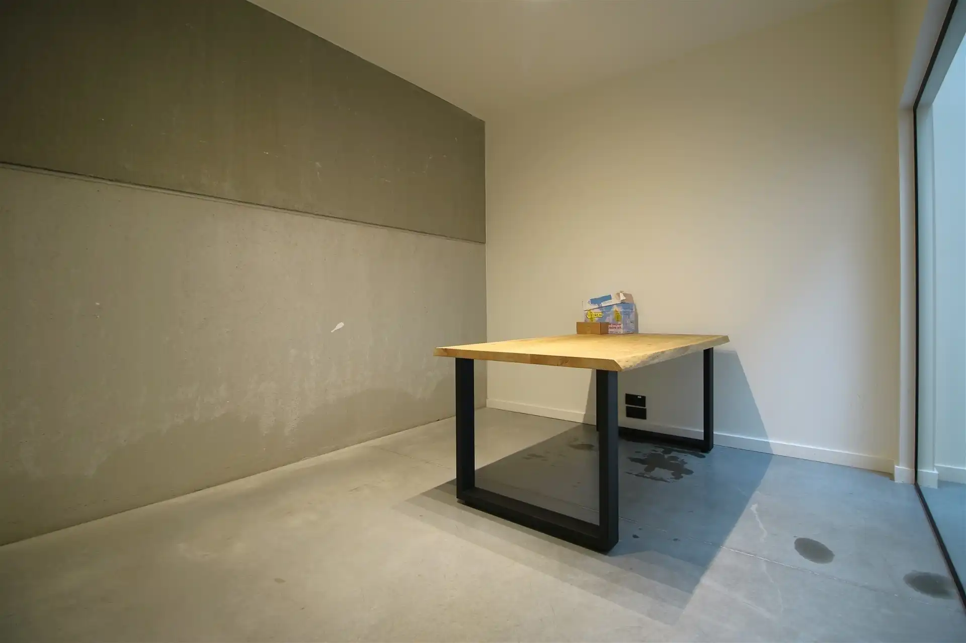 Ingerichte KMO-unit met burelen en magazijnen foto 15