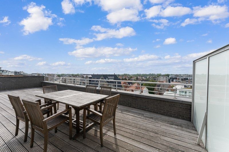 RECENT  EN CENTRAAL GELEGEN PENTHOUSE APPARTEMENT  MET  2 SLAAPKAMERS TE KOOP foto 12