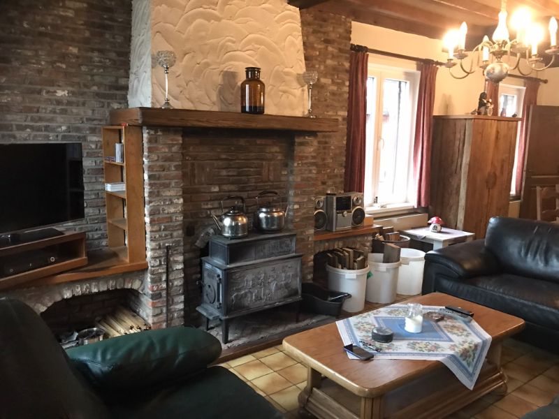 Te Grembergen : Woonst met terras en tuin - EN bijgebouw met garage- ruime parking in doodlopende straat nabij de spoorweg foto 11