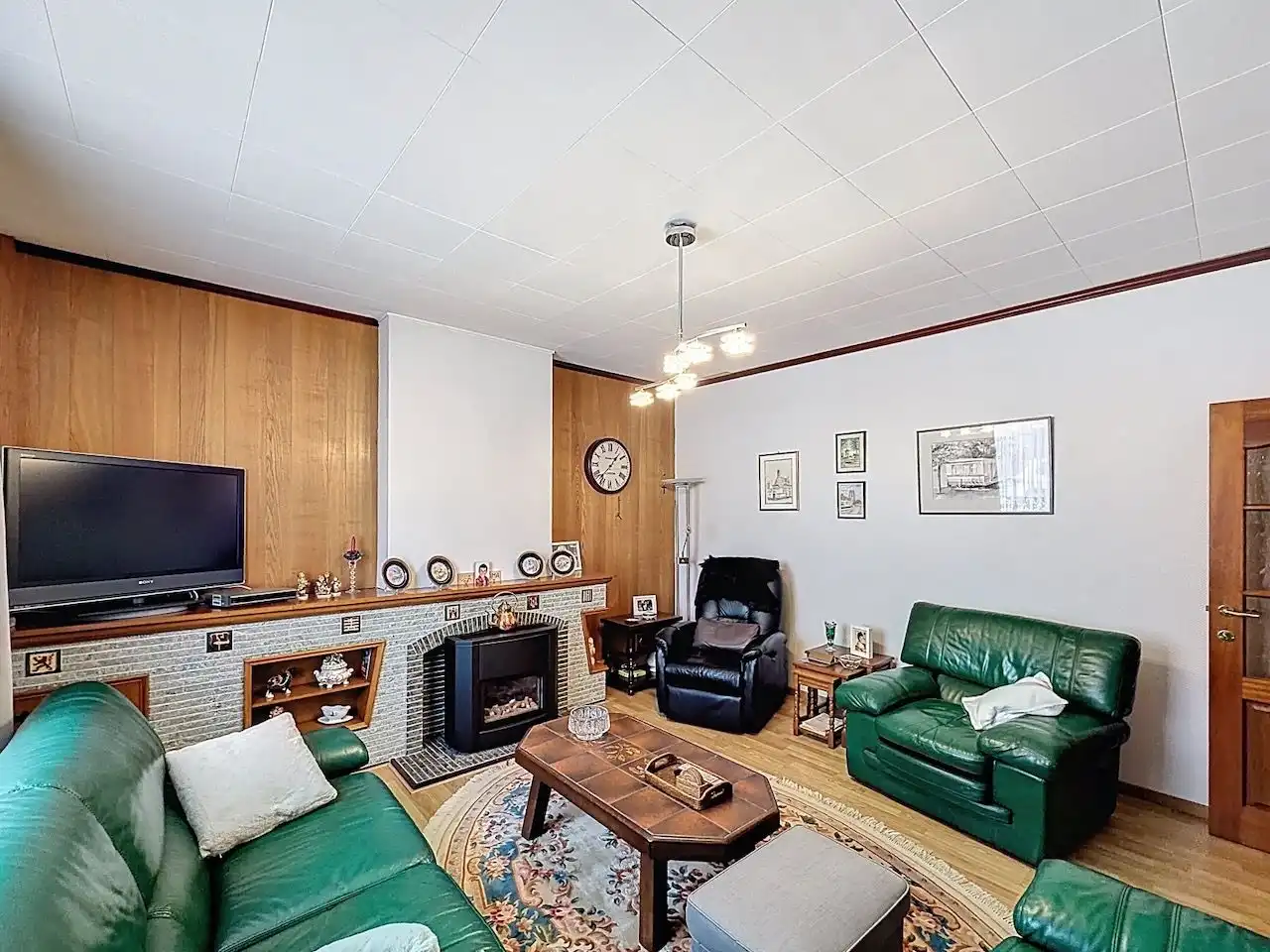 Aangenaam gelegen woning in de mooie vernieuwde H. Consciencestraat te Heist. foto 6