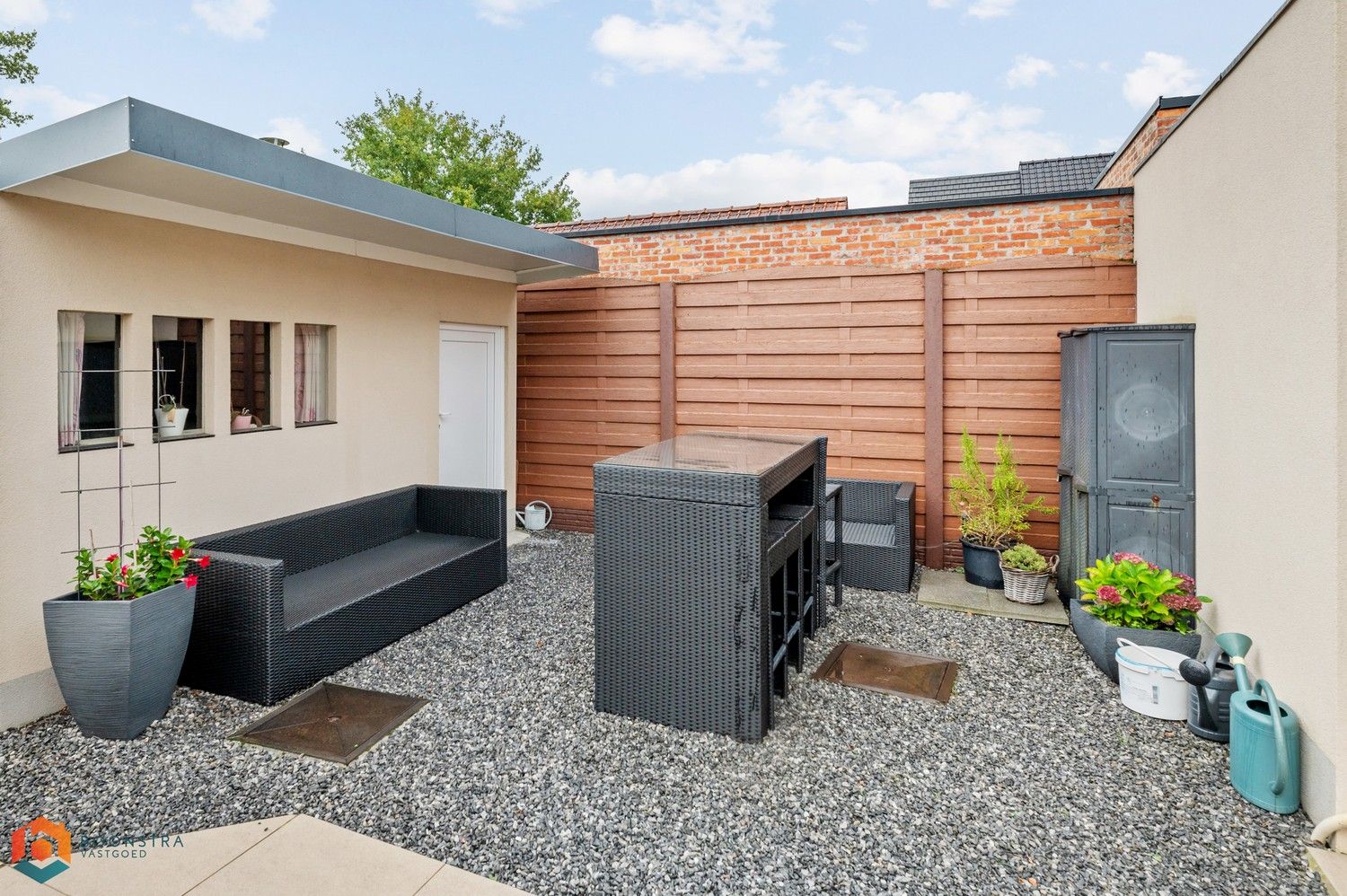Verzorgde woning met 2 slpkrs, leuke tuin en garage foto 26