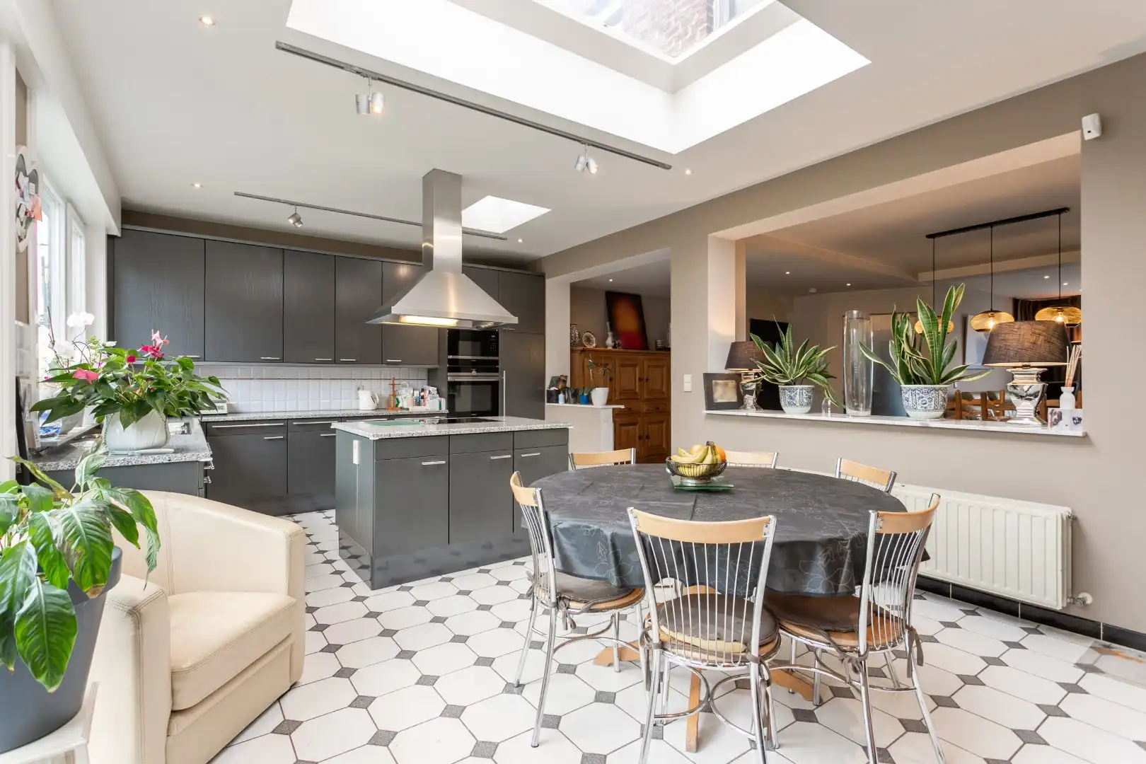 Energiezuinige woning met 5 slpk, tuin en garage foto 9