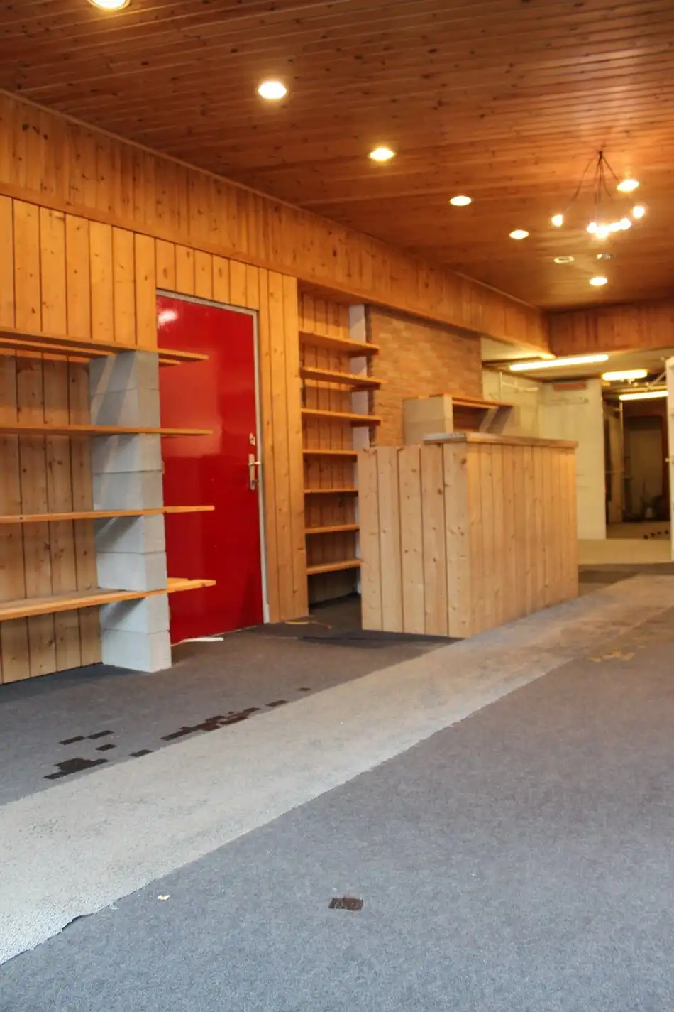 Commercieel handelspand Kerkstraat in het centrum Lommel foto 6